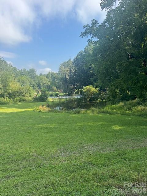 57 Twin Ponds Lane — Hendersonville