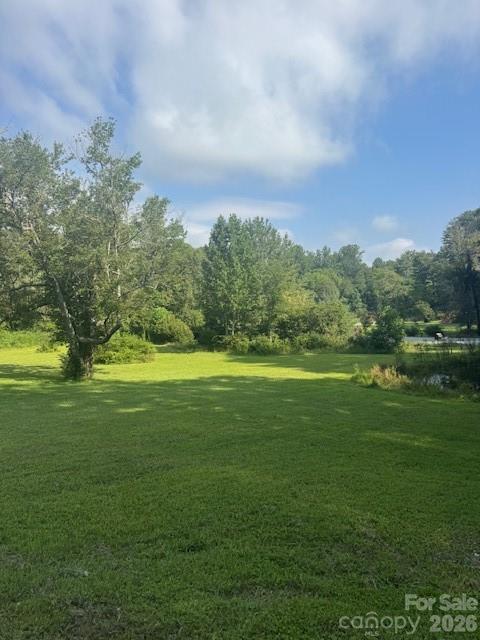 57 Twin Ponds Lane — Hendersonville