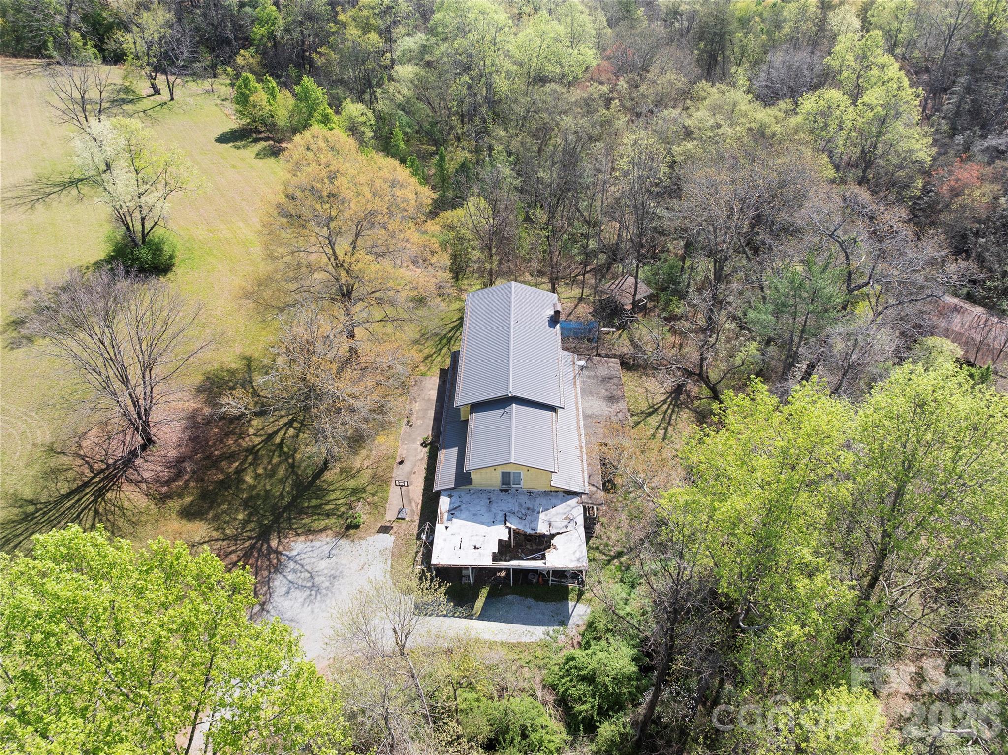4675 Hickory Nut Ridge Road — Granite Falls