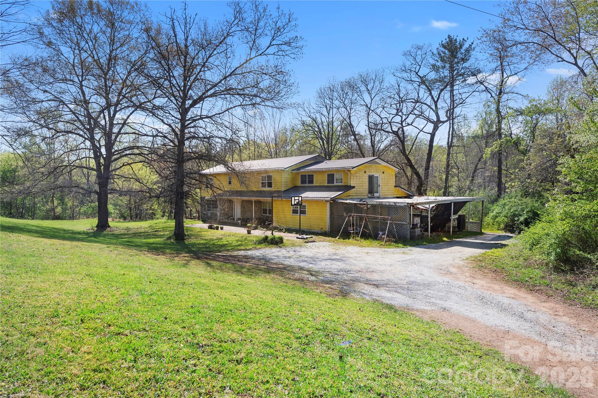 4675 Hickory Nut Ridge Road — Granite Falls