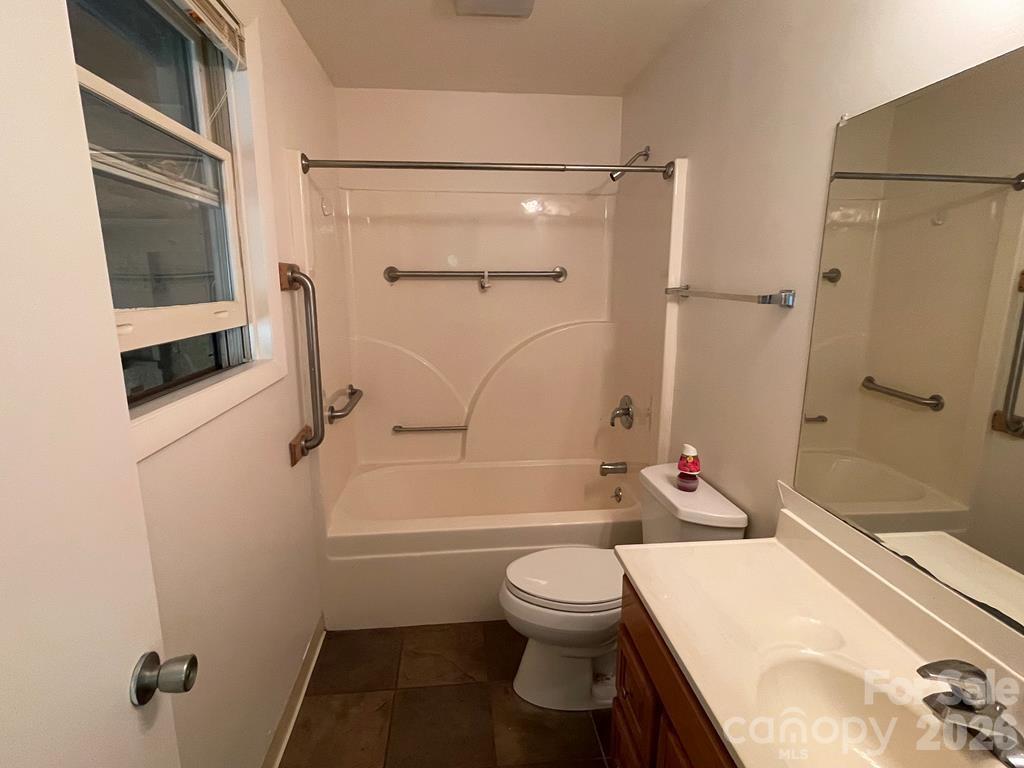 930 Copperhead Cove — Sylva