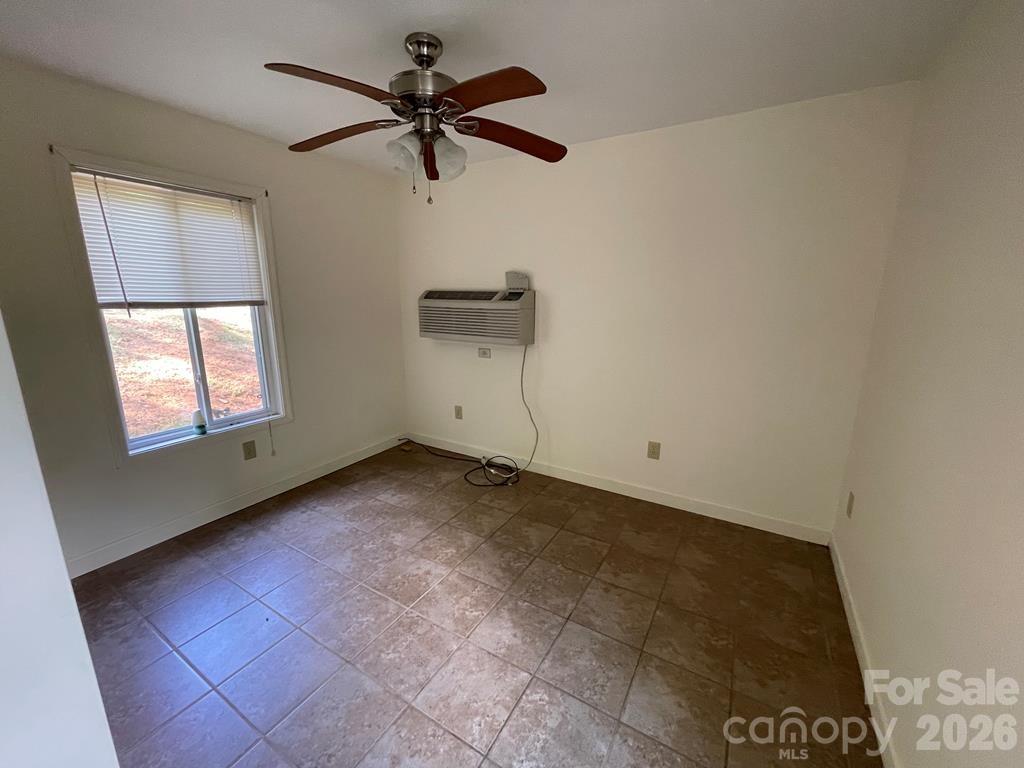 930 Copperhead Cove — Sylva