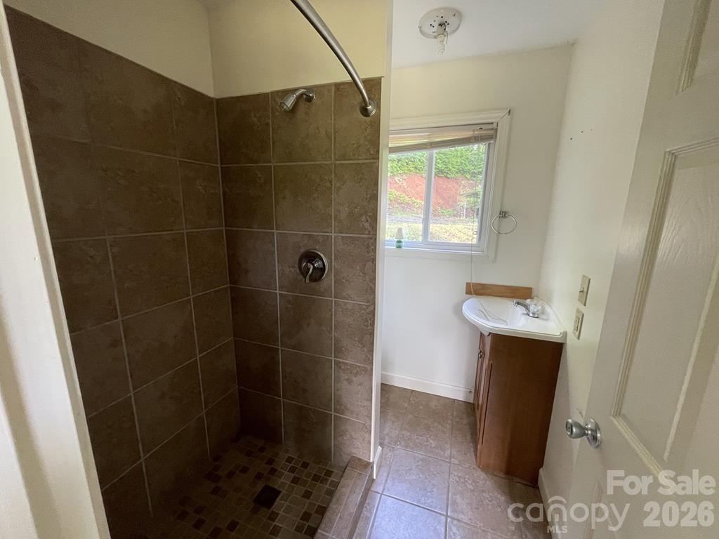 930 Copperhead Cove — Sylva