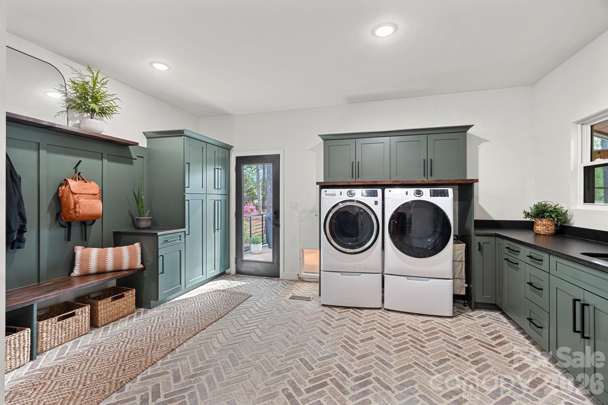 12729 Longstock Court — Huntersville
