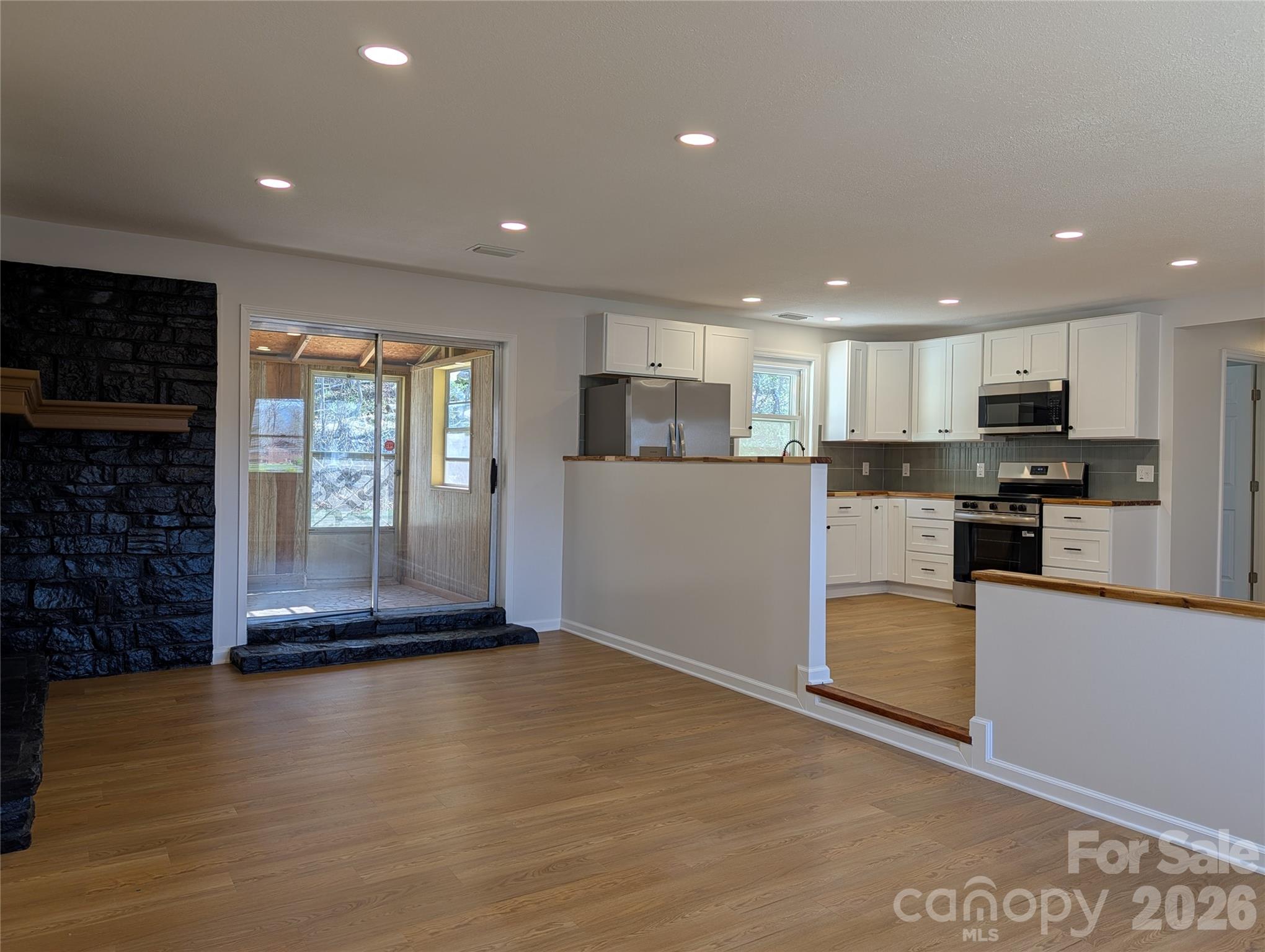 945 Summers Road — Valdese