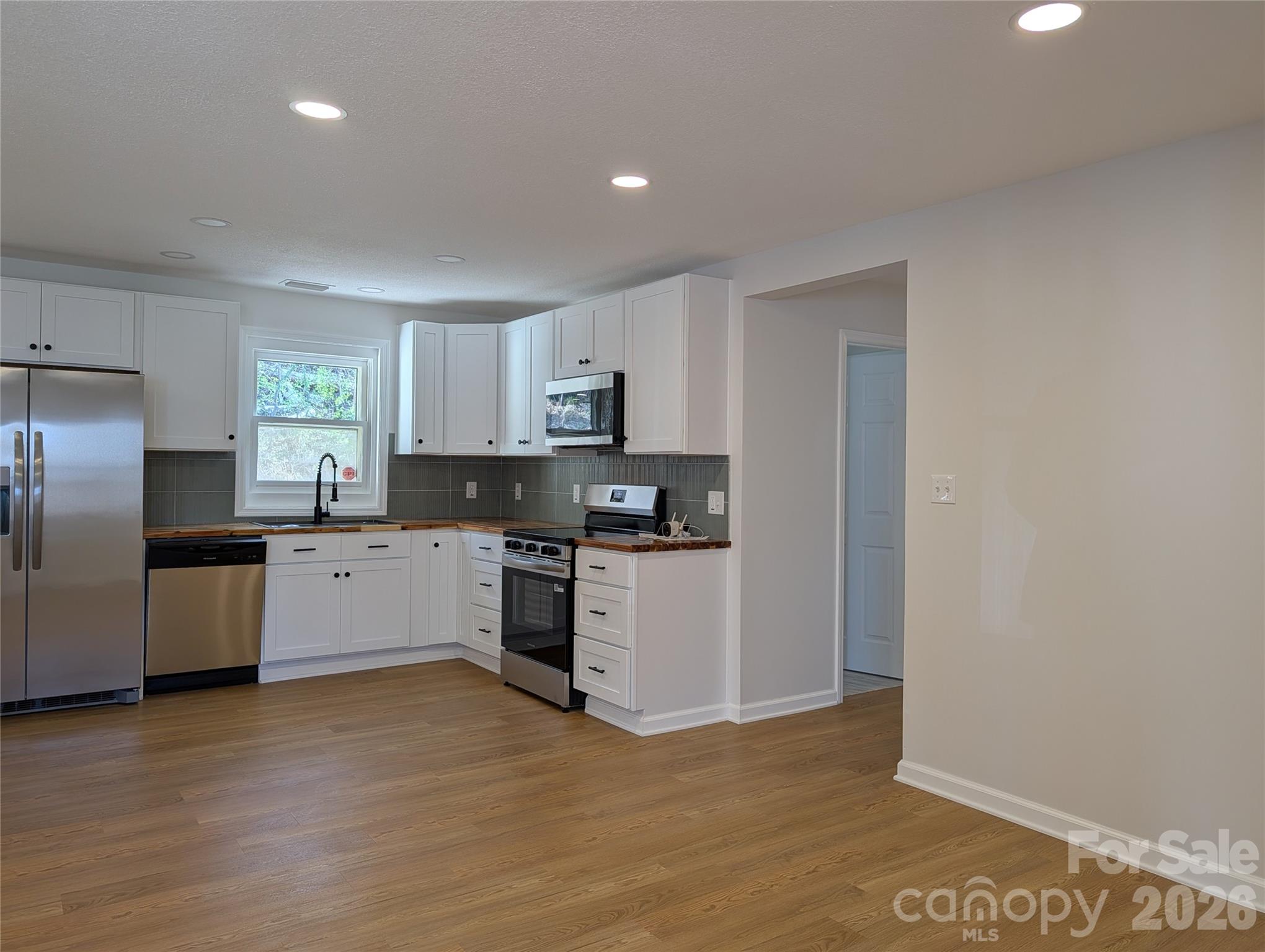 945 Summers Road — Valdese