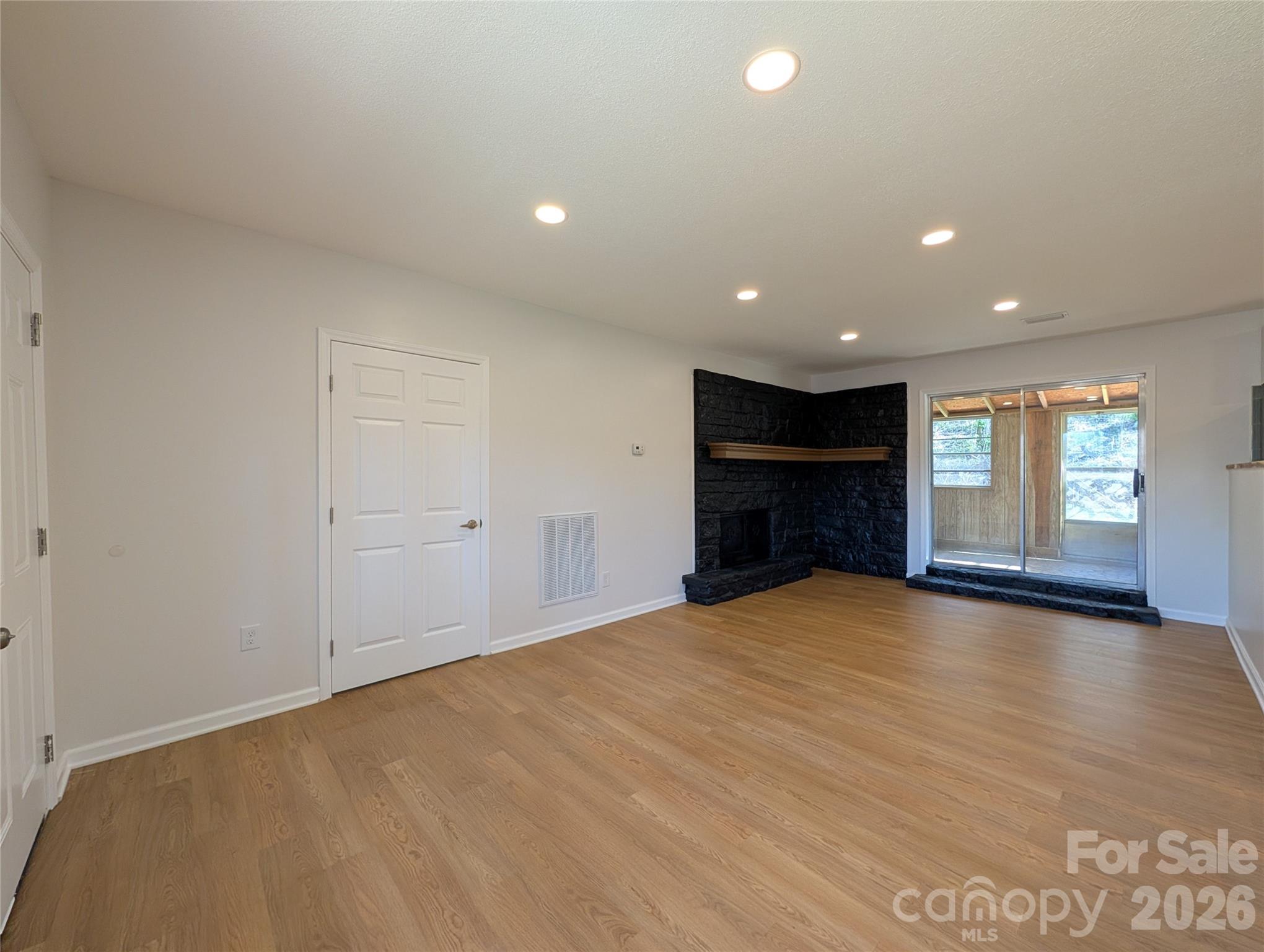 945 Summers Road — Valdese