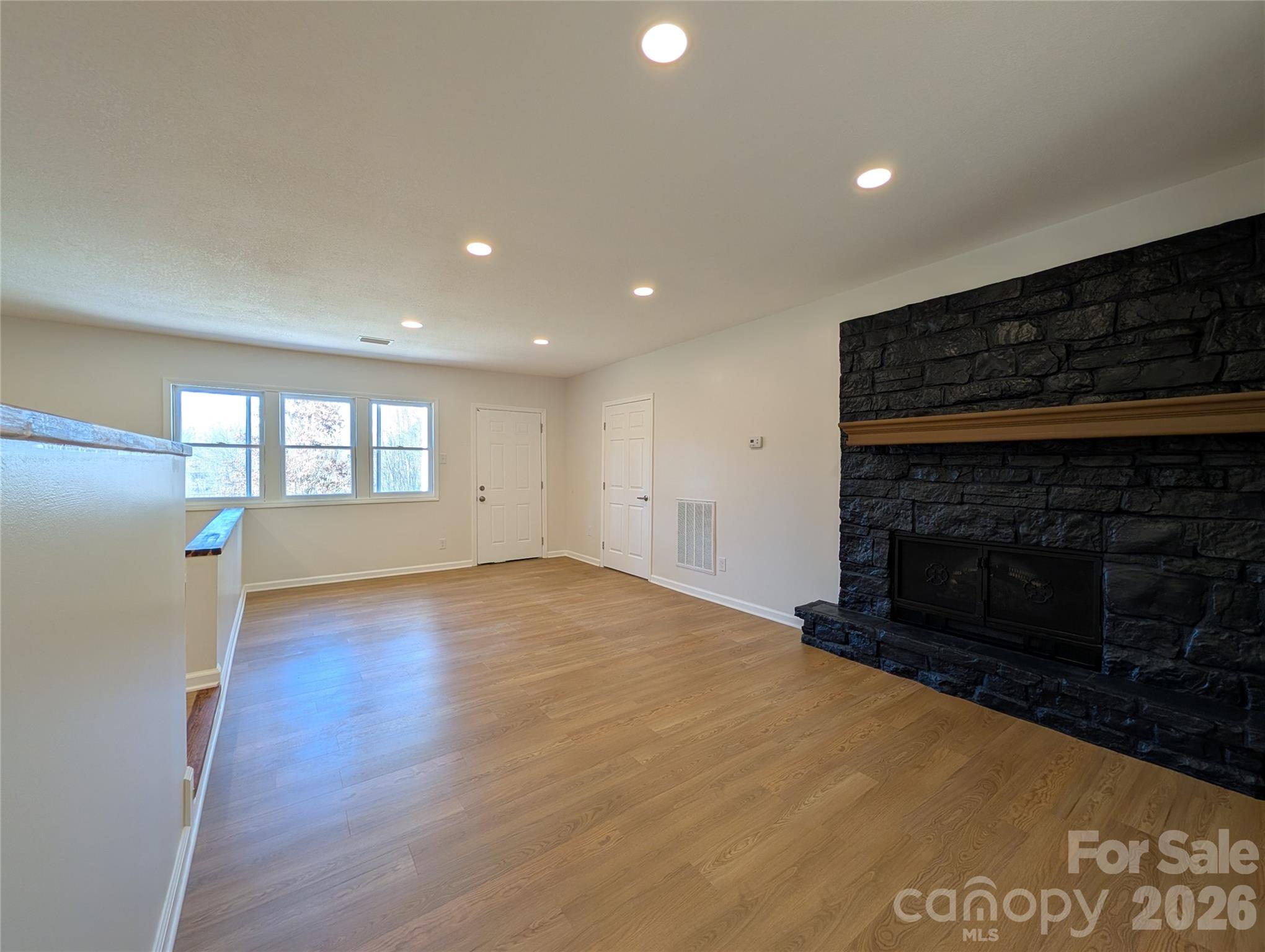 945 Summers Road — Valdese
