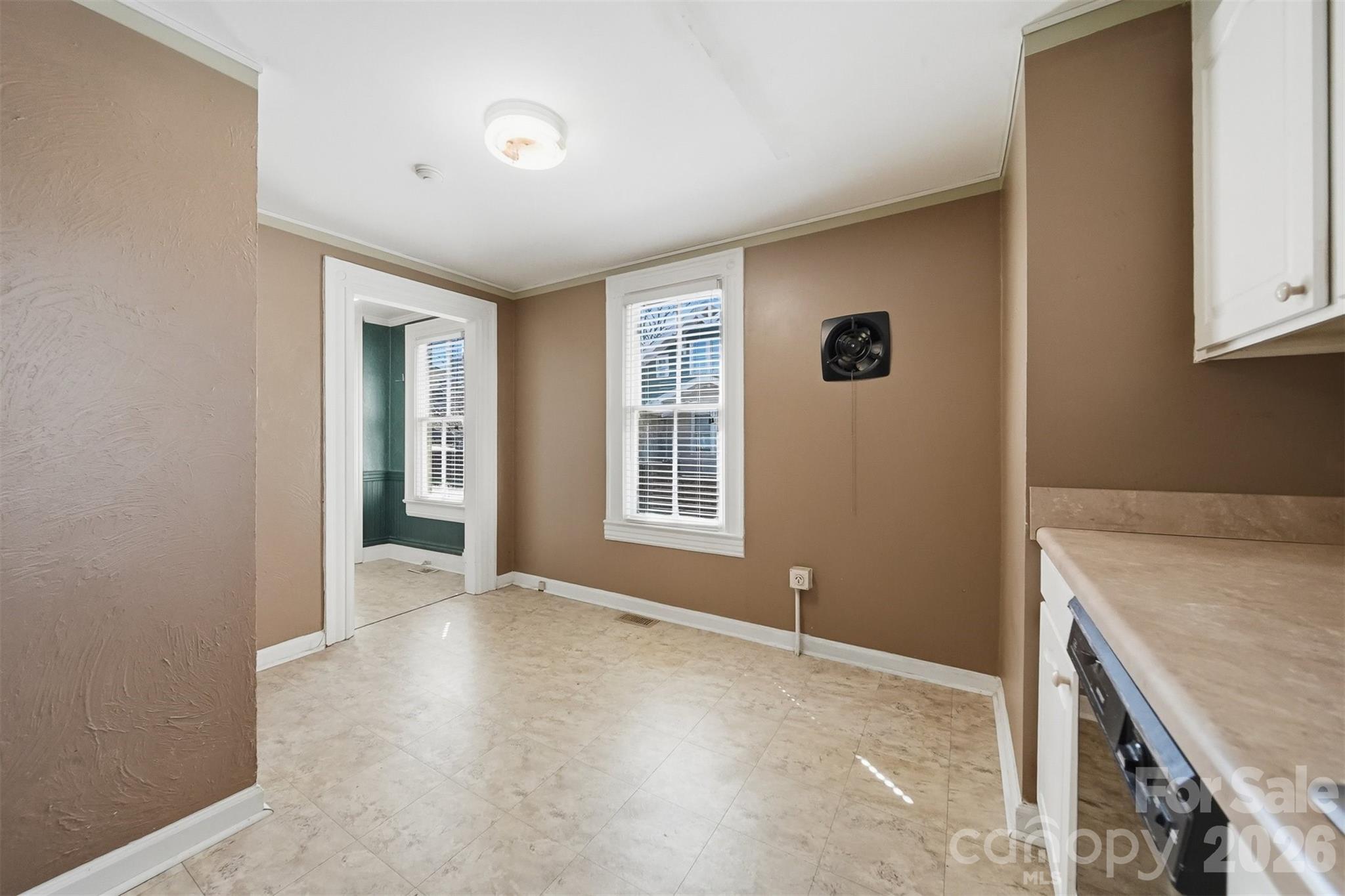 121 5th Avenue NE — Hickory