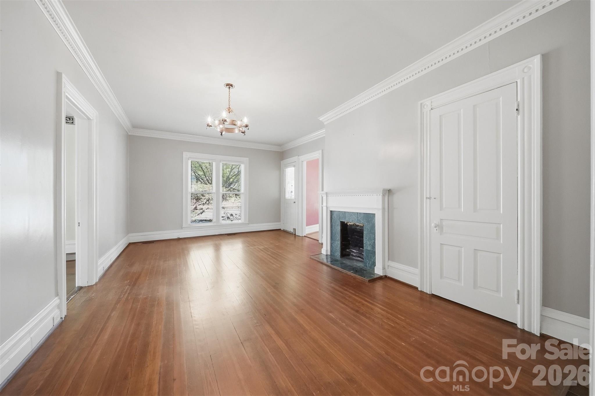 121 5th Avenue NE — Hickory