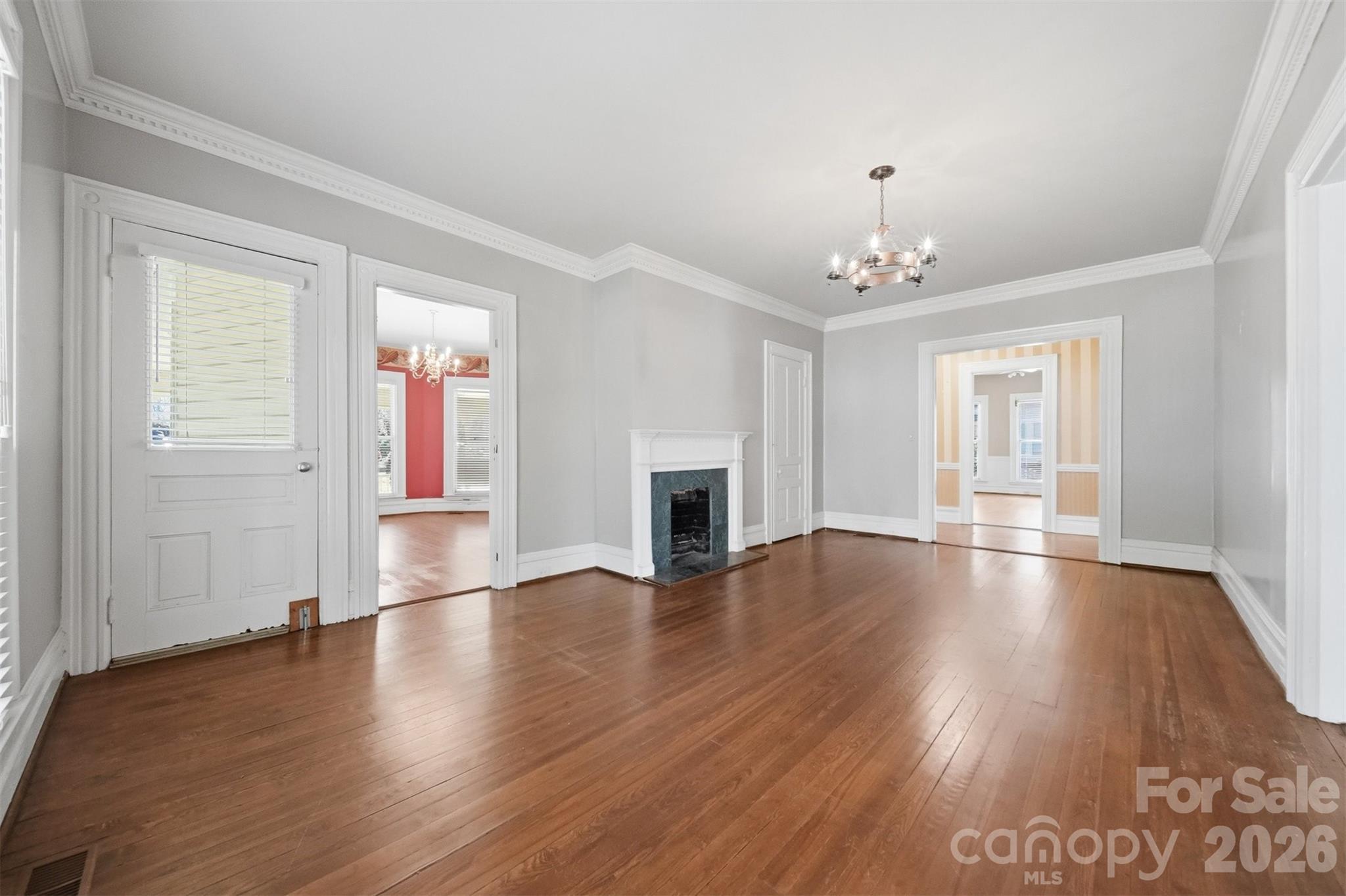 121 5th Avenue NE — Hickory