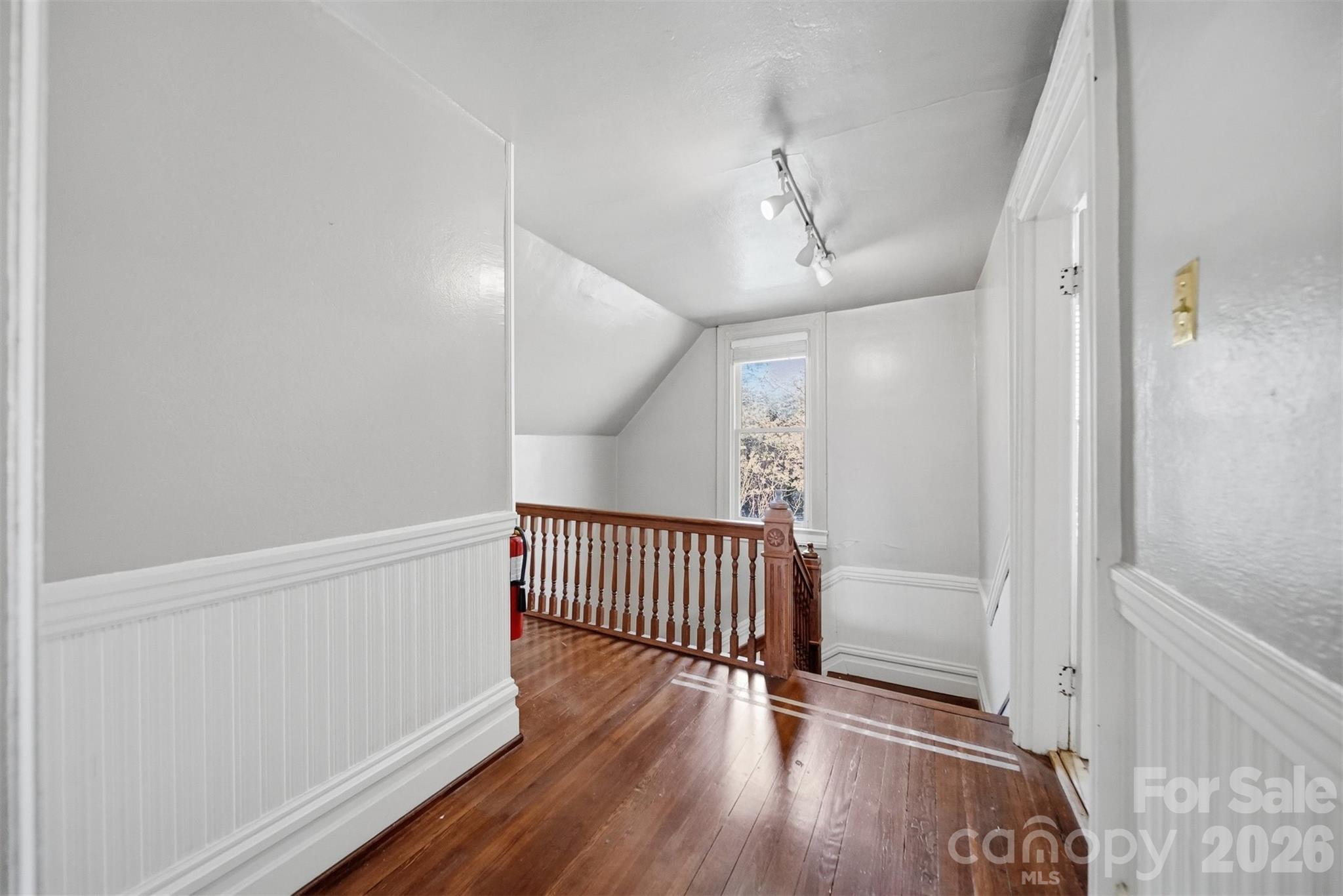 121 5th Avenue NE — Hickory