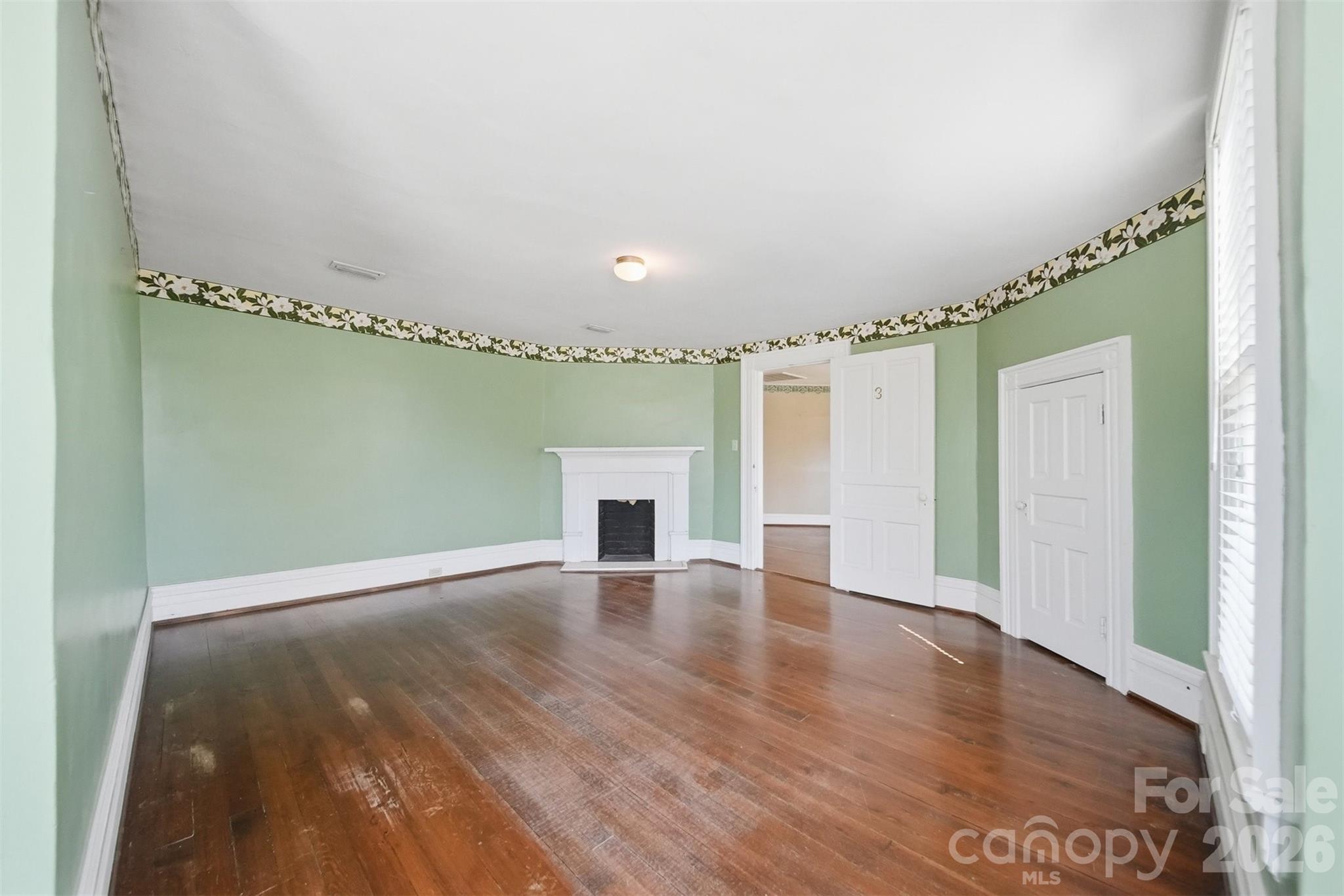 121 5th Avenue NE — Hickory
