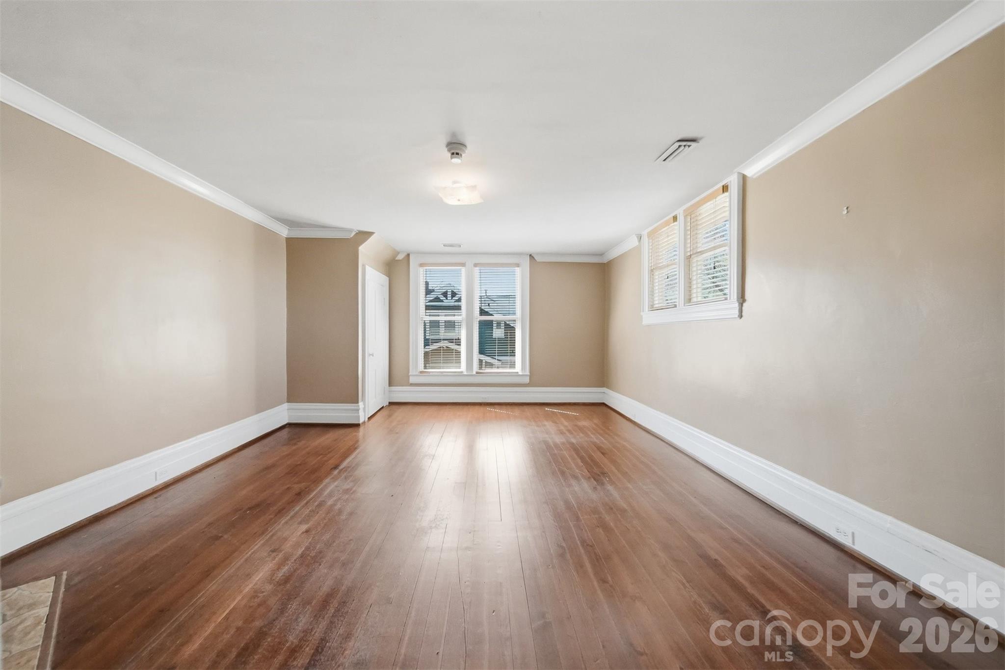 121 5th Avenue NE — Hickory