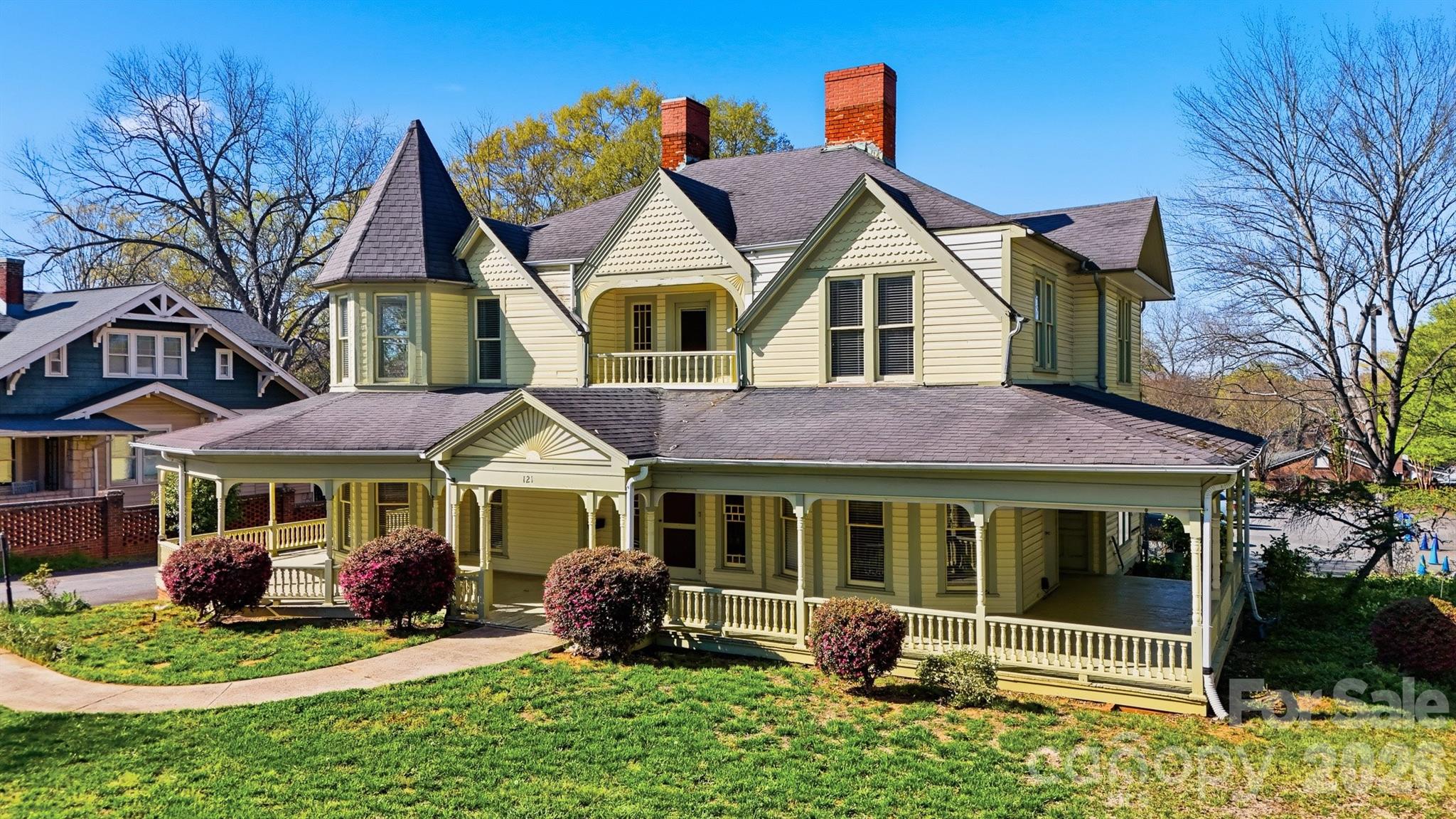 121 5th Avenue NE — Hickory