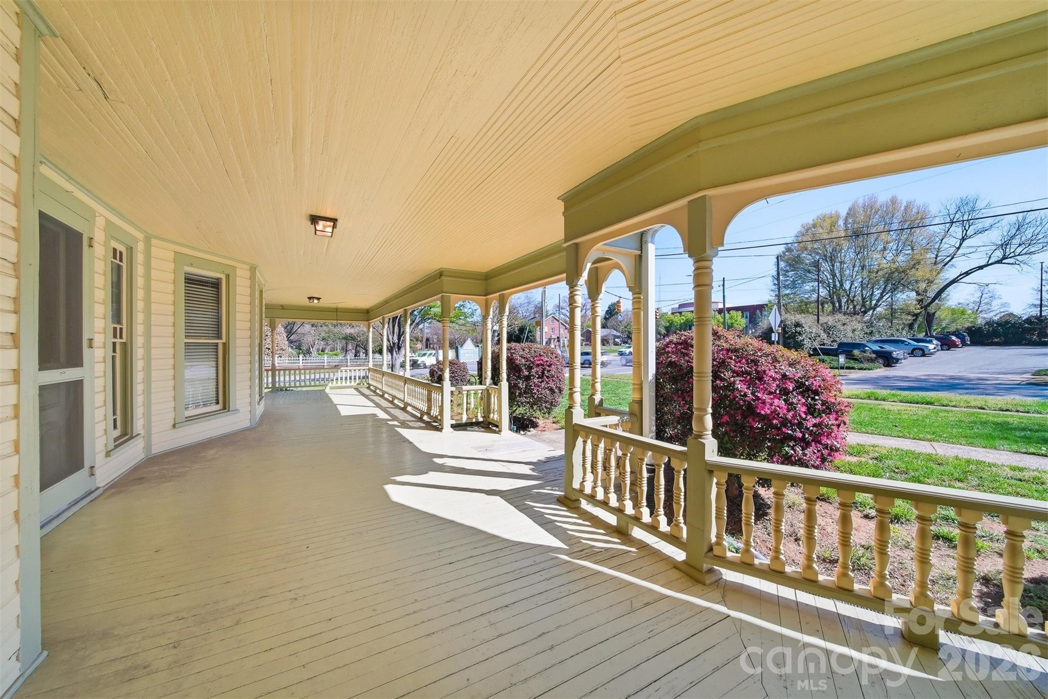 121 5th Avenue NE — Hickory