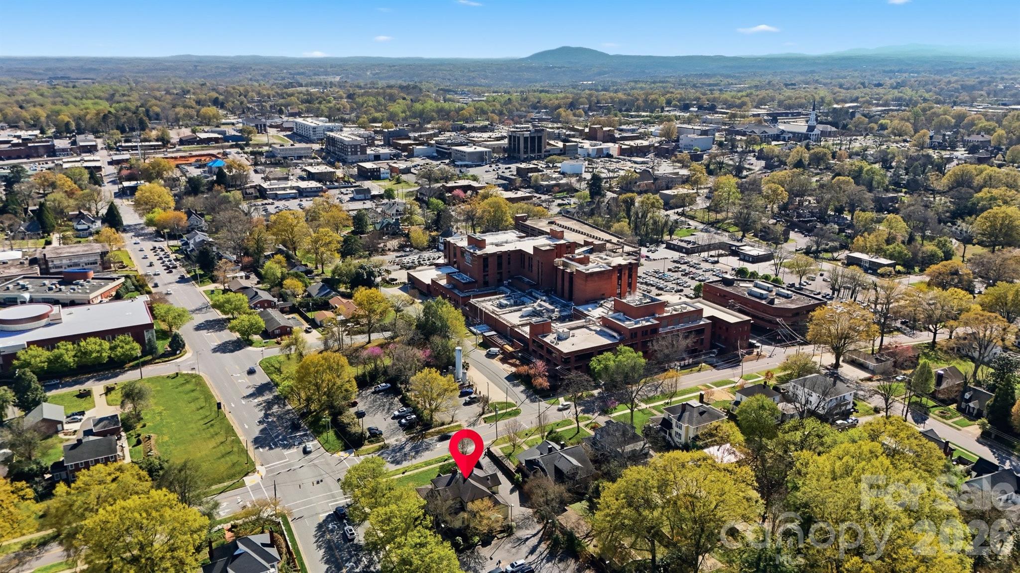 121 5th Avenue NE — Hickory