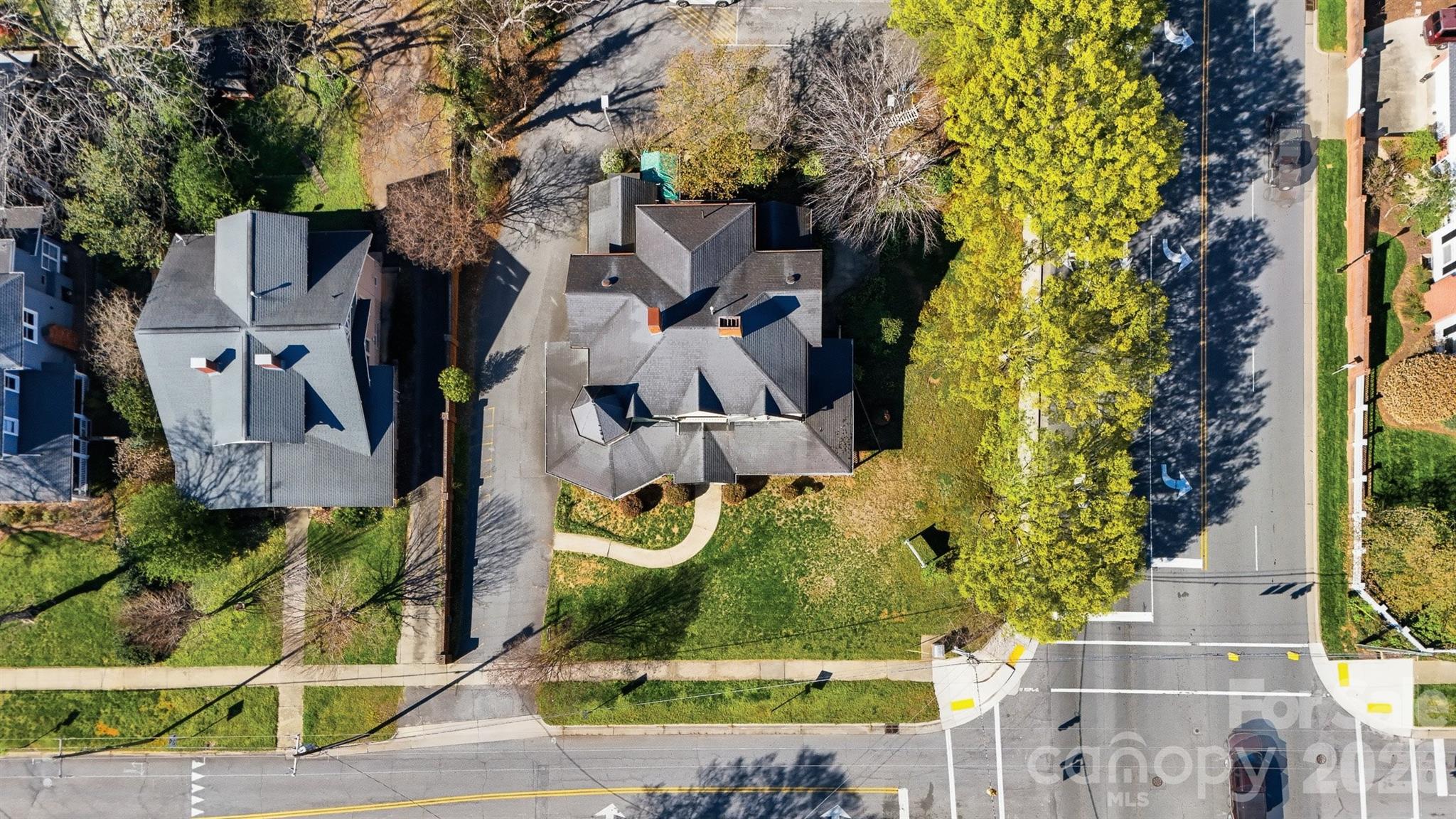 121 5th Avenue NE — Hickory