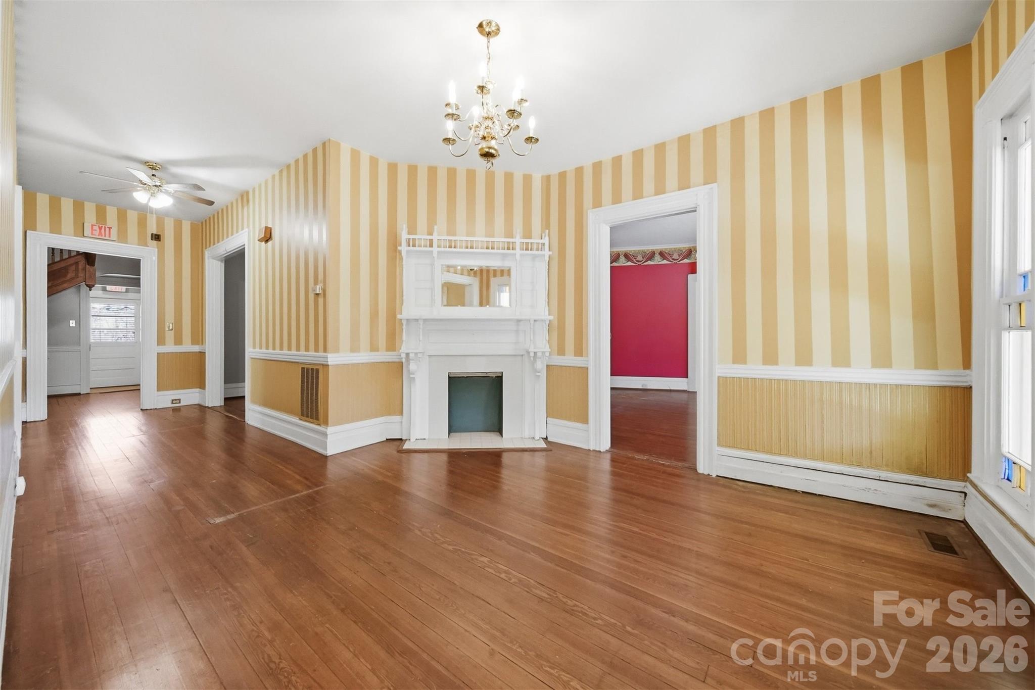 121 5th Avenue NE — Hickory