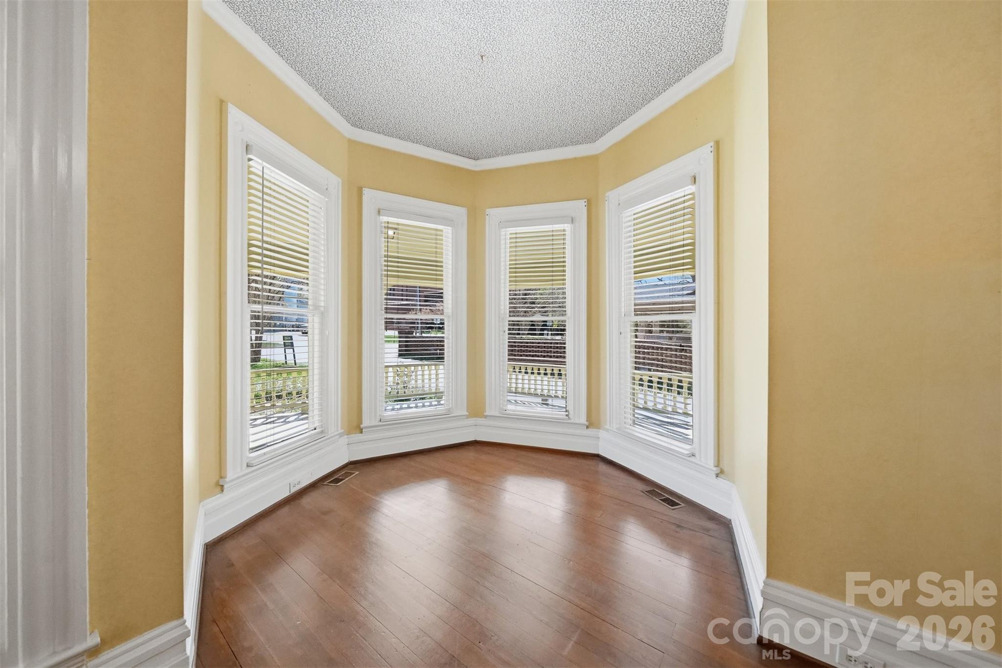 121 5th Avenue NE — Hickory