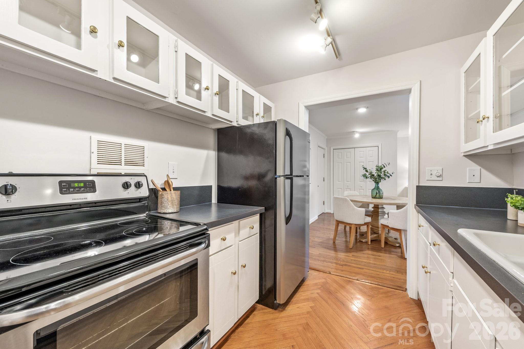 1323 Queens Road #321 — Charlotte