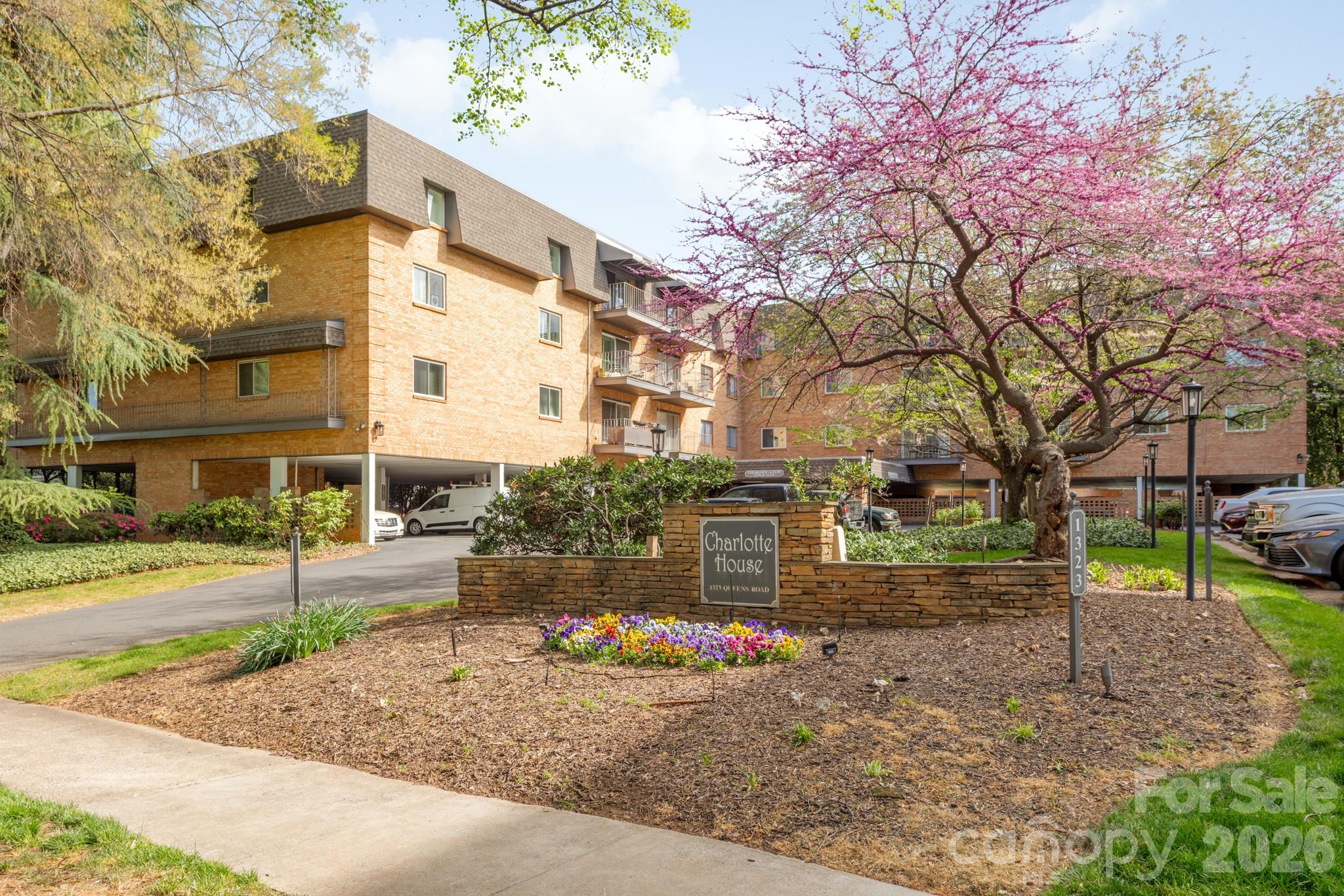 1323 Queens Road #321 — Charlotte