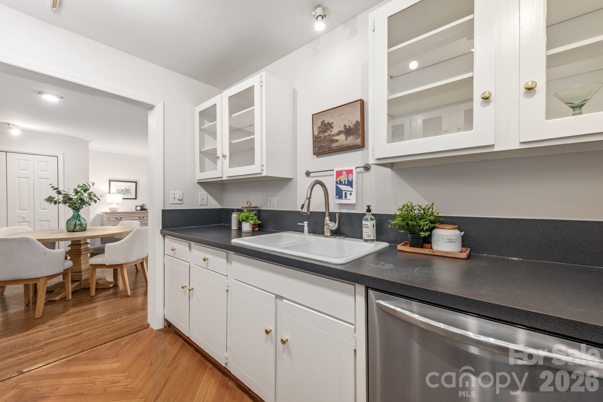 1323 Queens Road #321 — Charlotte