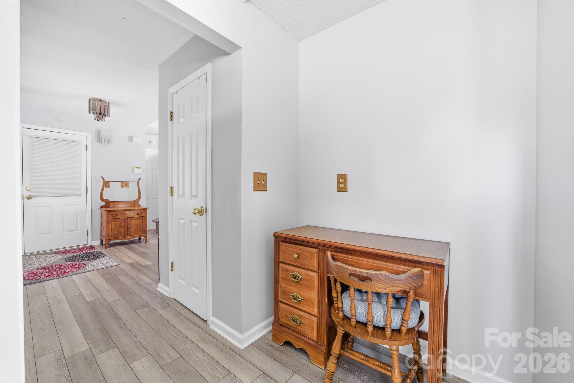 810 Balsam Terrace — Charlotte