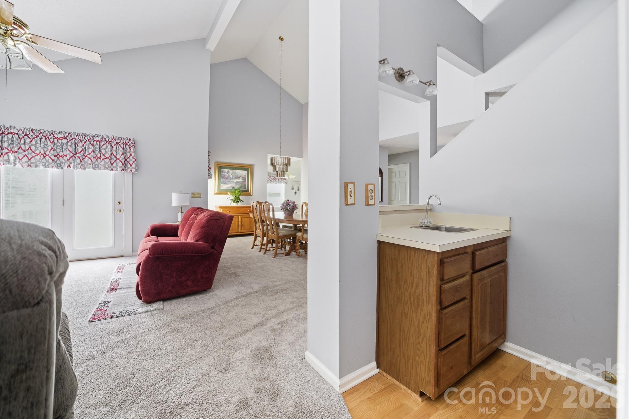 810 Balsam Terrace — Charlotte