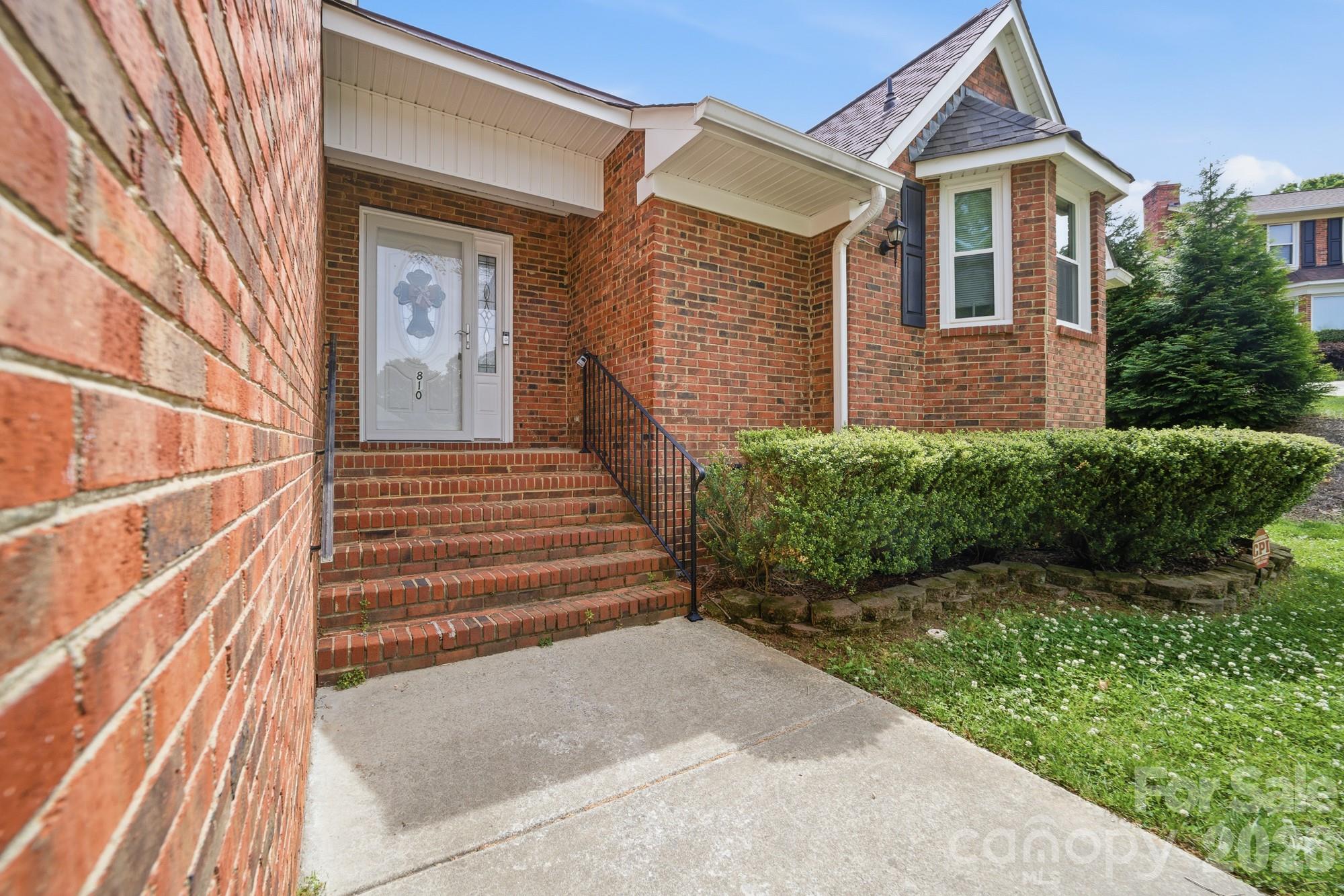 810 Balsam Terrace — Charlotte
