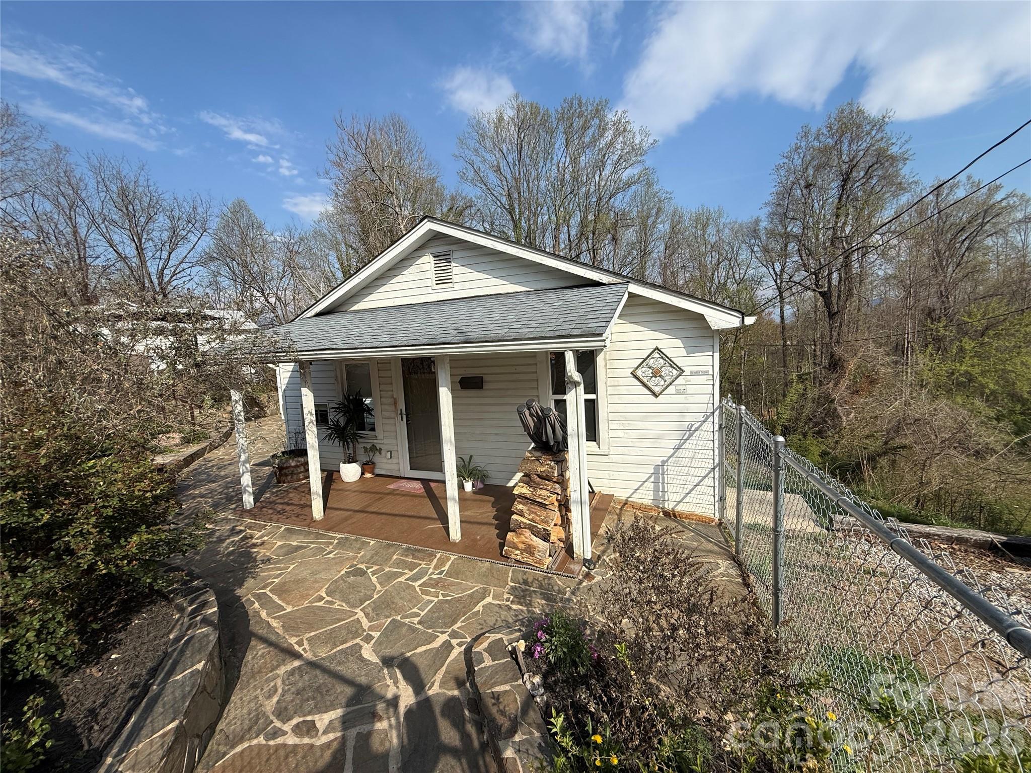 119 Seagle Street — Marion