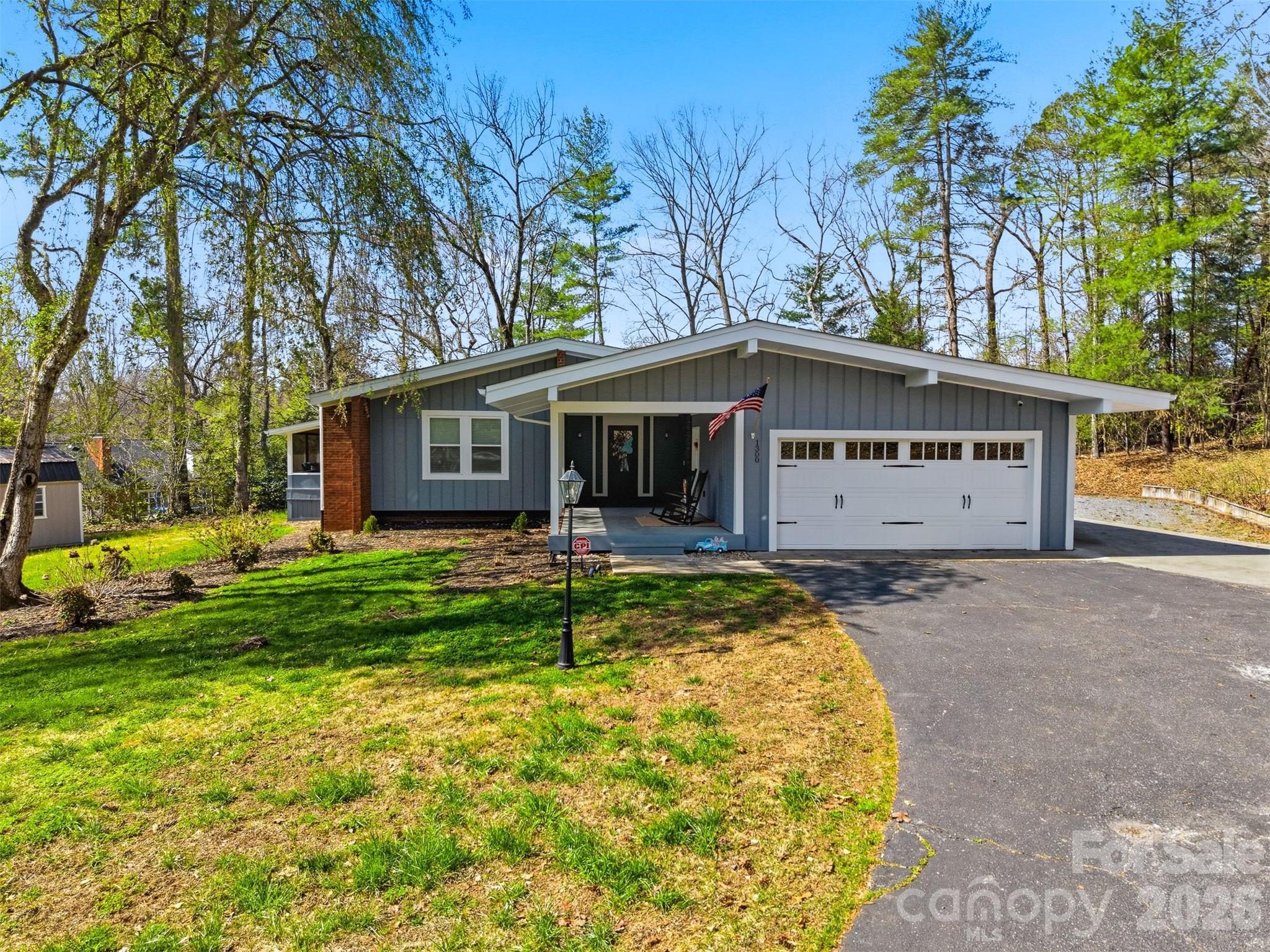 1300 Laurel Street NE — Valdese