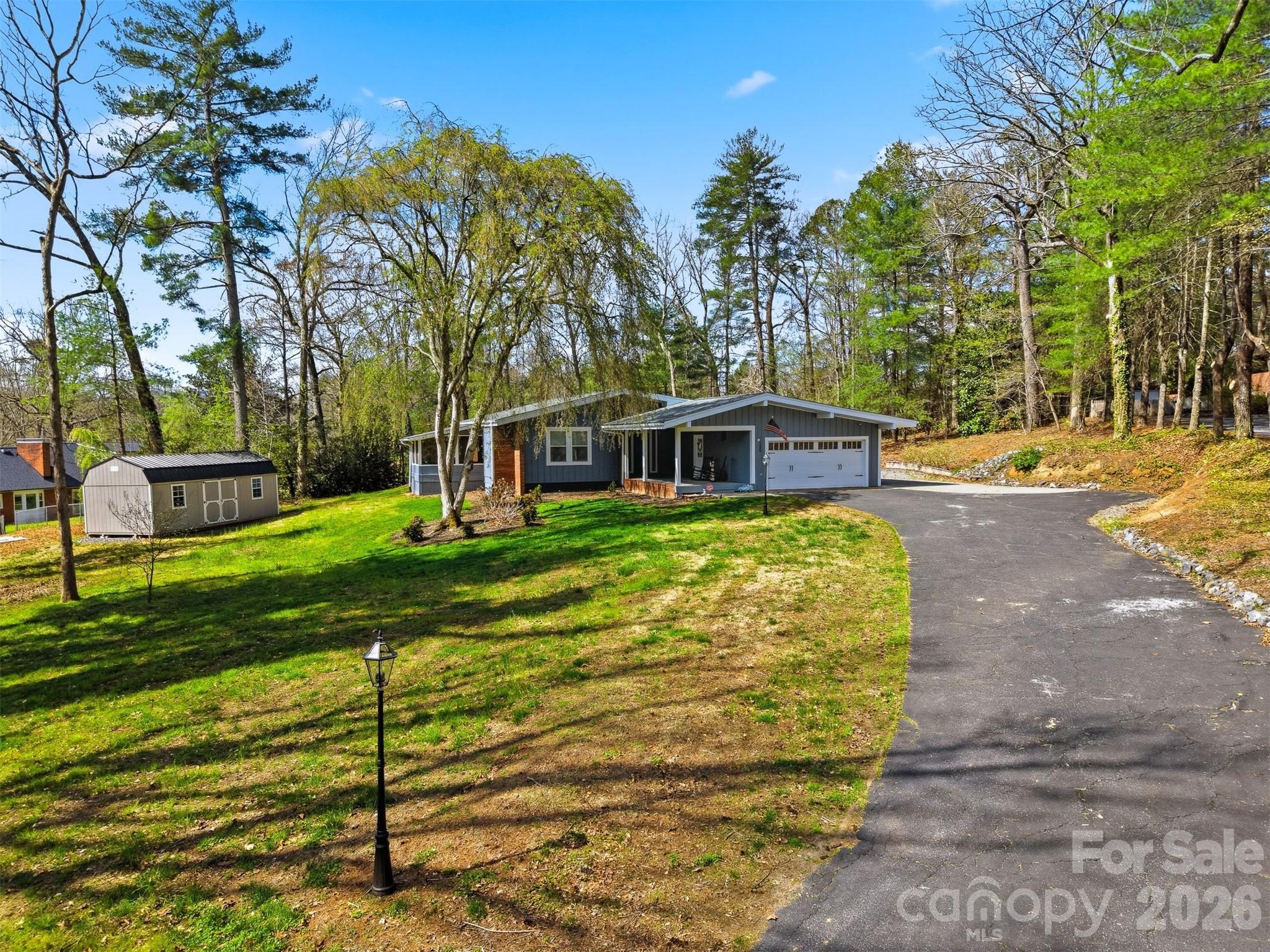 1300 Laurel Street NE — Valdese