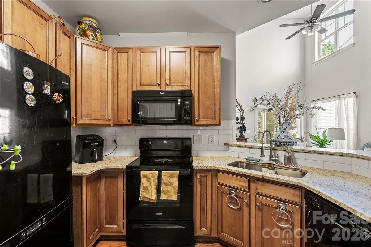 1024 Kensrowe Lane — Matthews