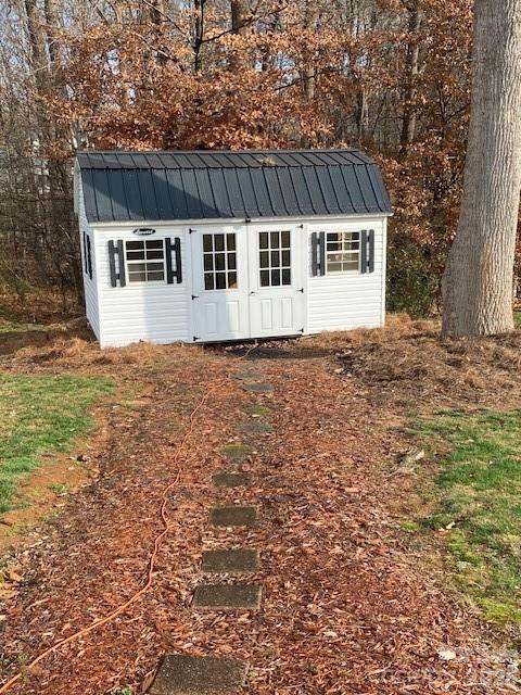 129 Walnut Avenue — Yadkinville