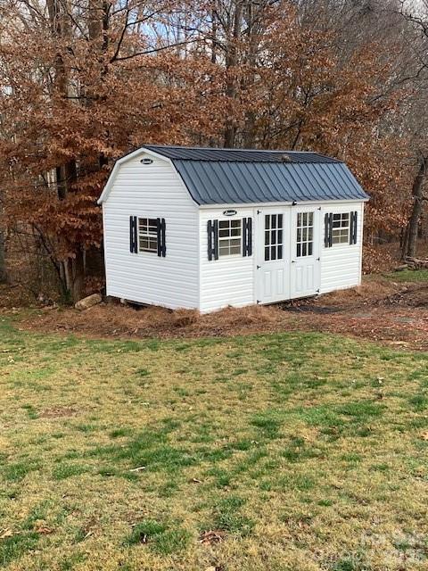 129 Walnut Avenue — Yadkinville