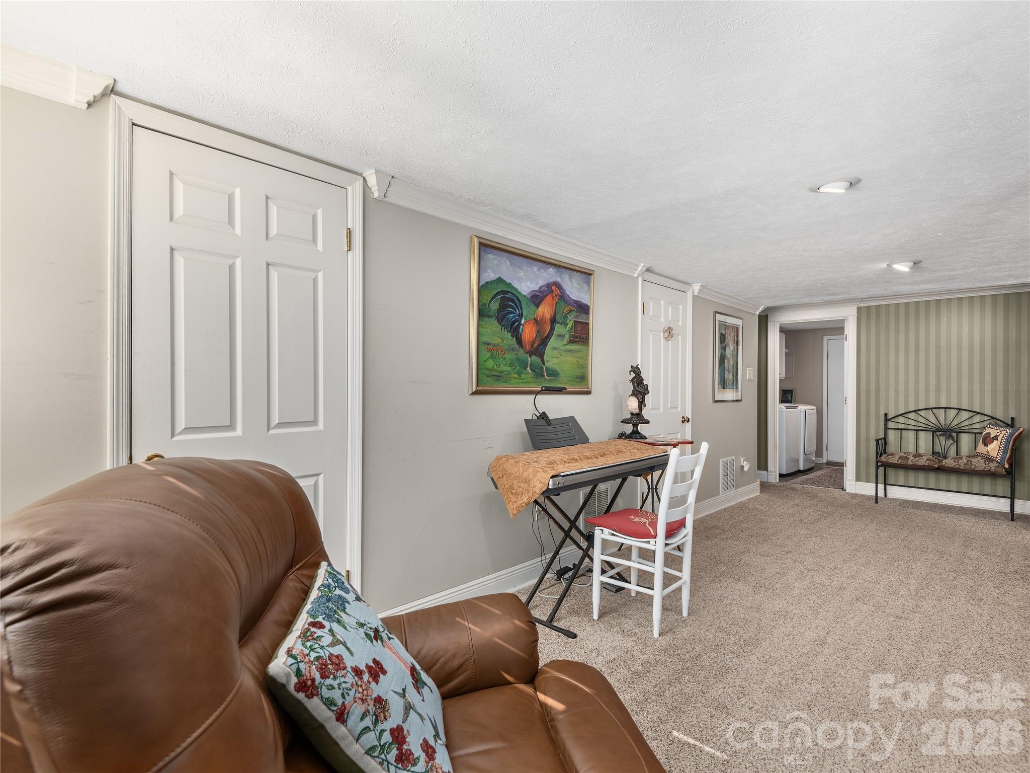 142 Twin Lakes Drive — Candler