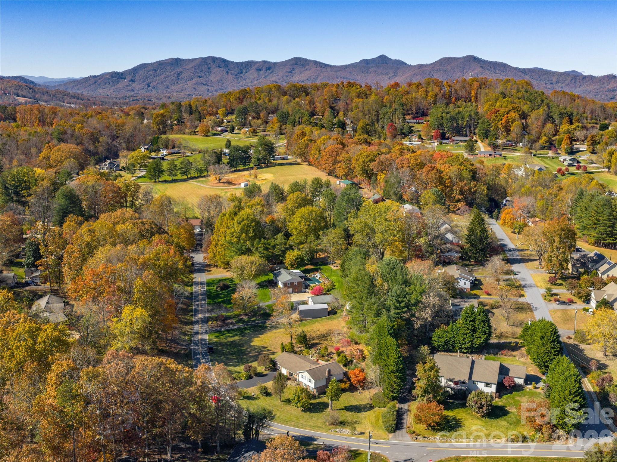 142 Twin Lakes Drive — Candler