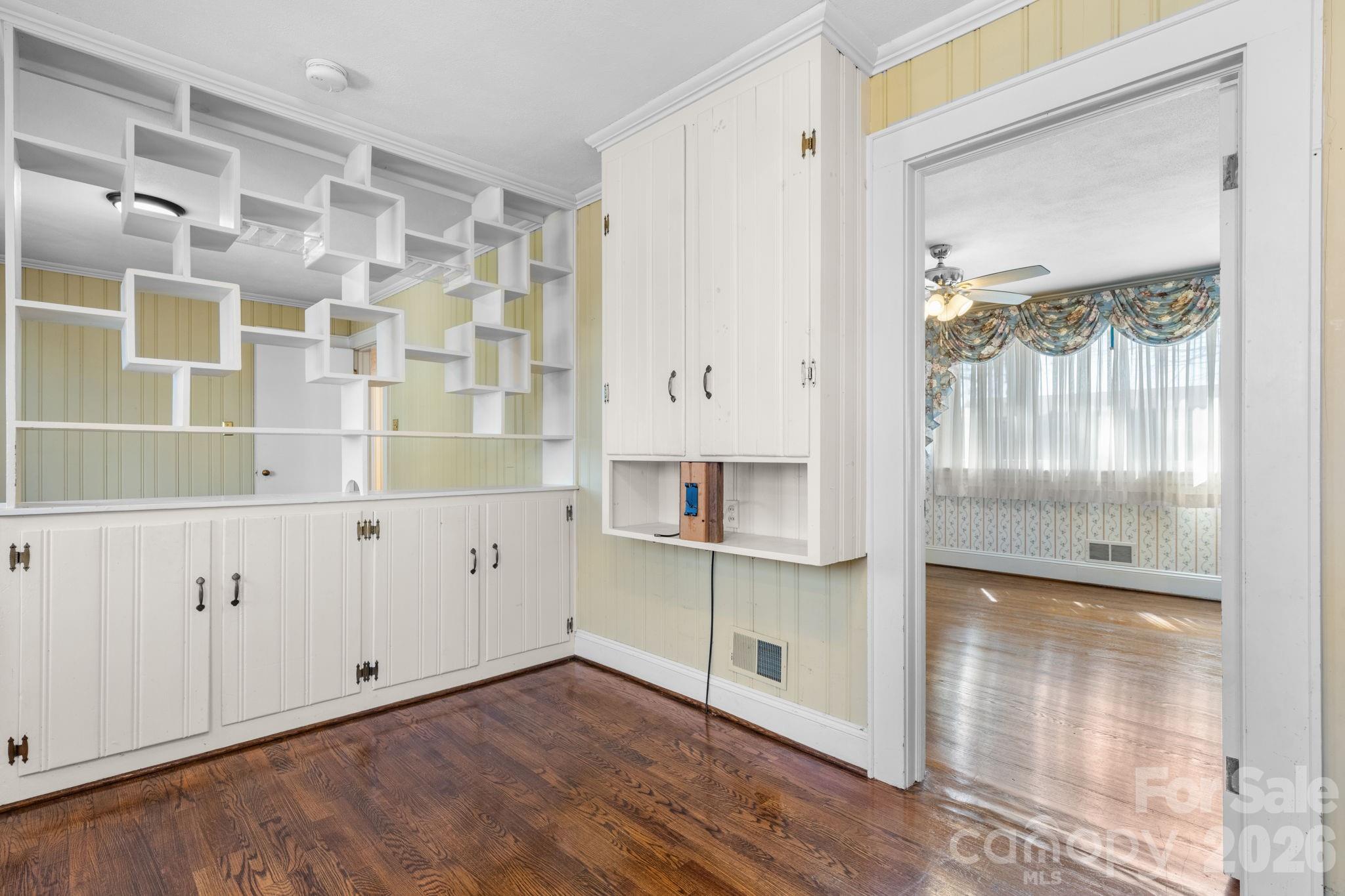 3335 25th Avenue NE — Hickory