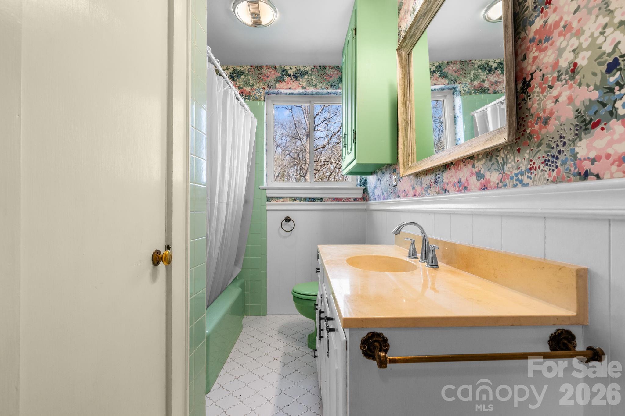 3335 25th Avenue NE — Hickory
