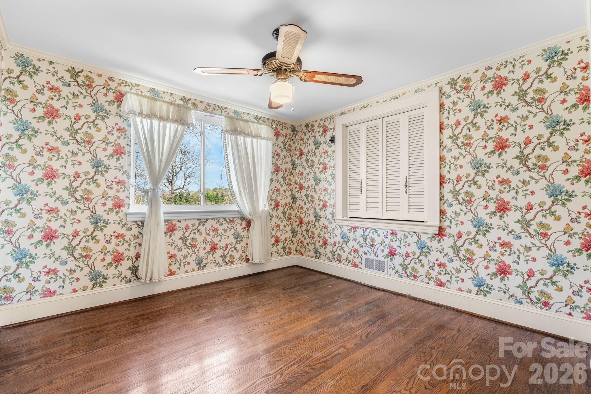 3335 25th Avenue NE — Hickory