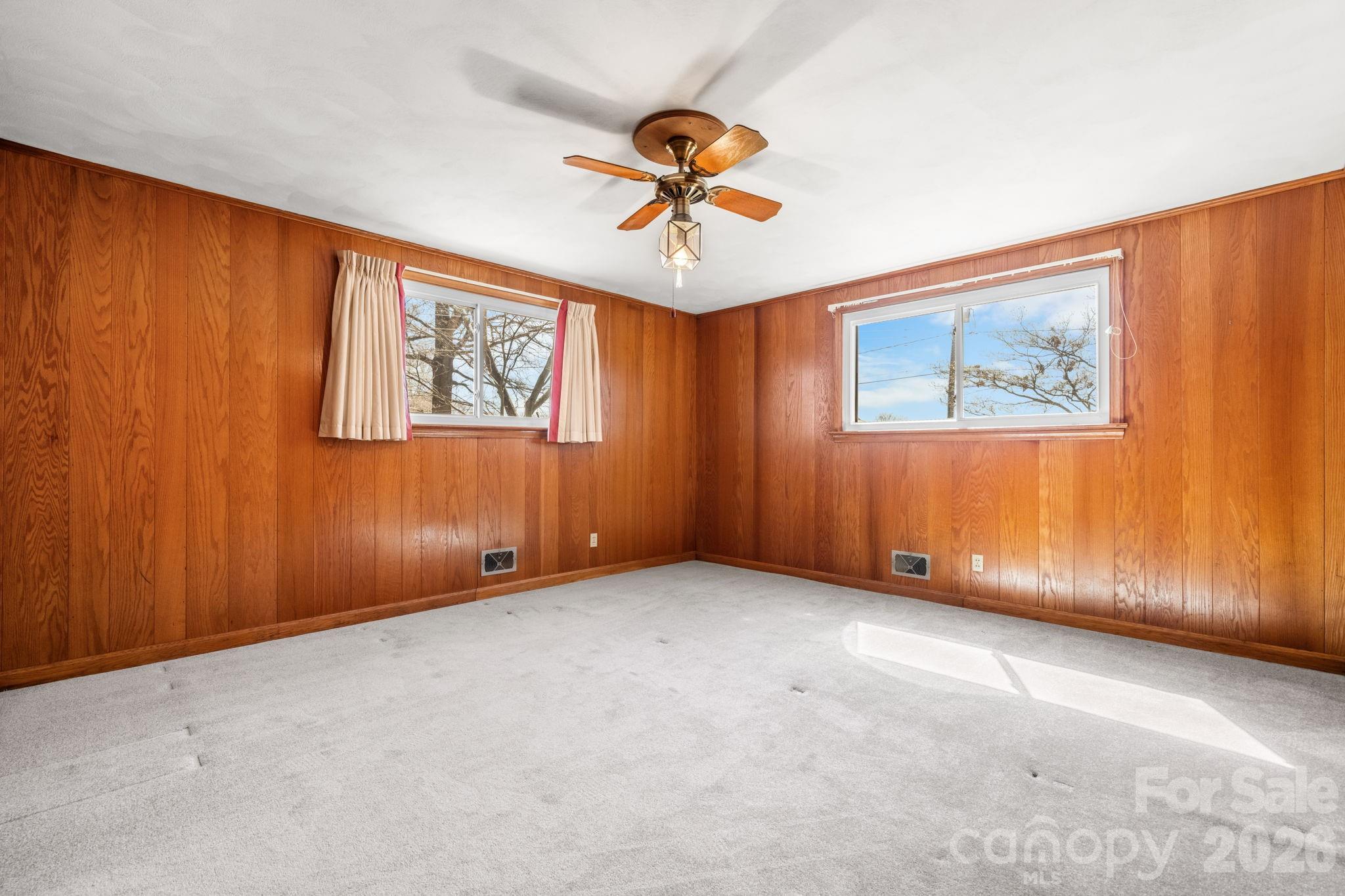 3335 25th Avenue NE — Hickory