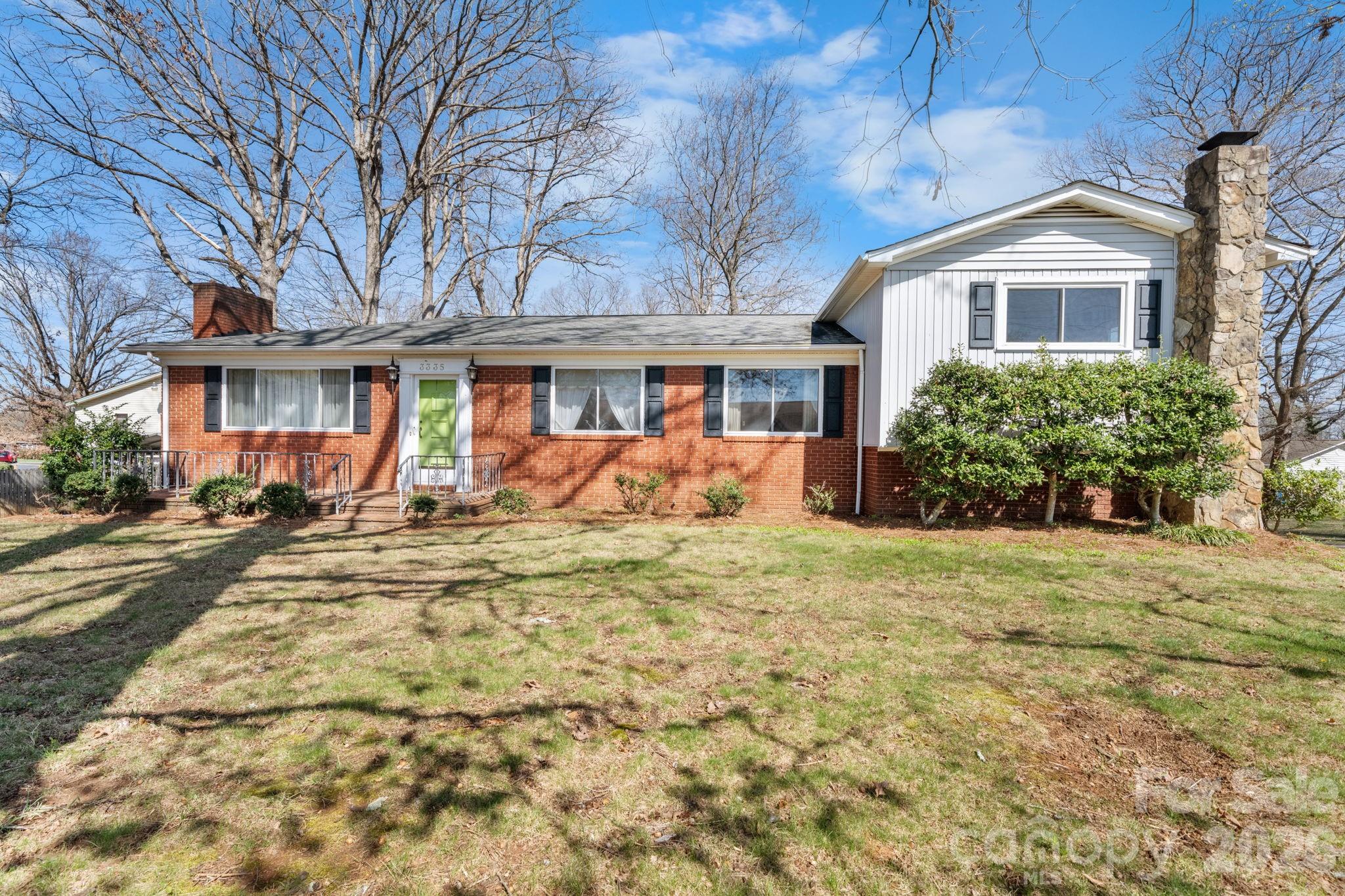 3335 25th Avenue NE — Hickory
