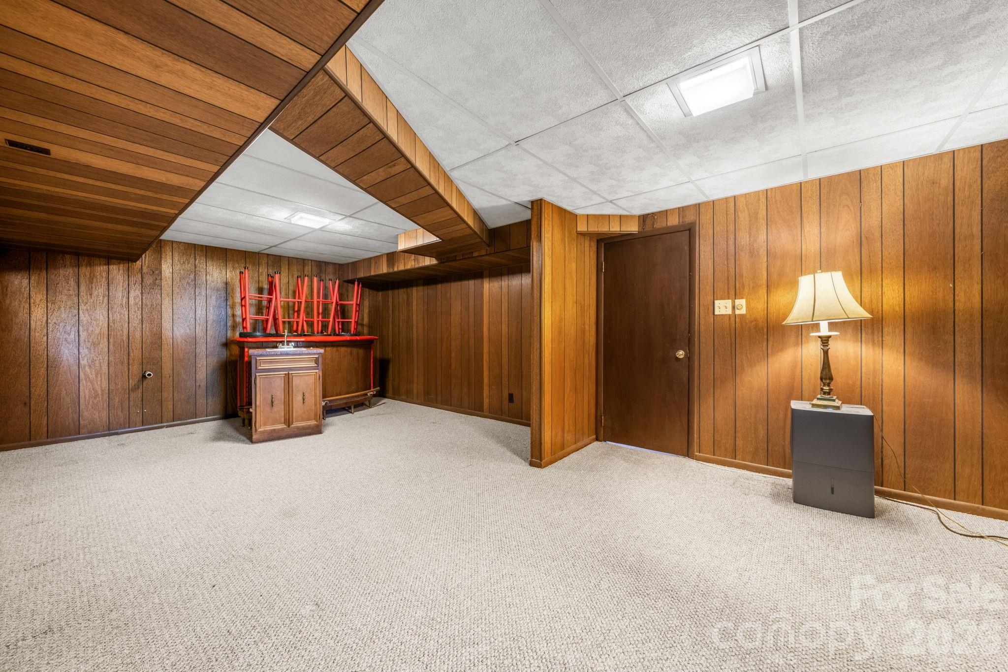 3335 25th Avenue NE — Hickory
