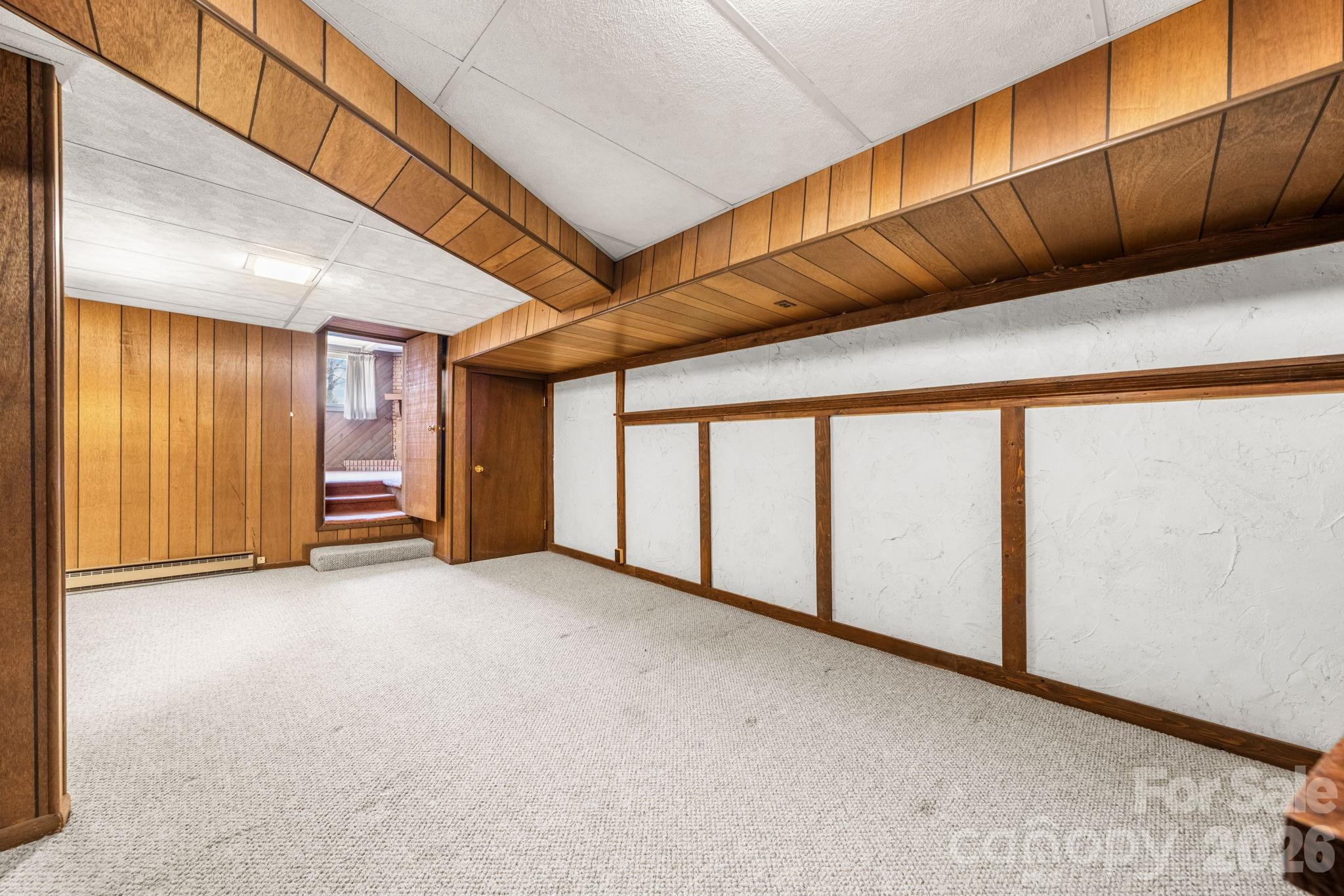 3335 25th Avenue NE — Hickory