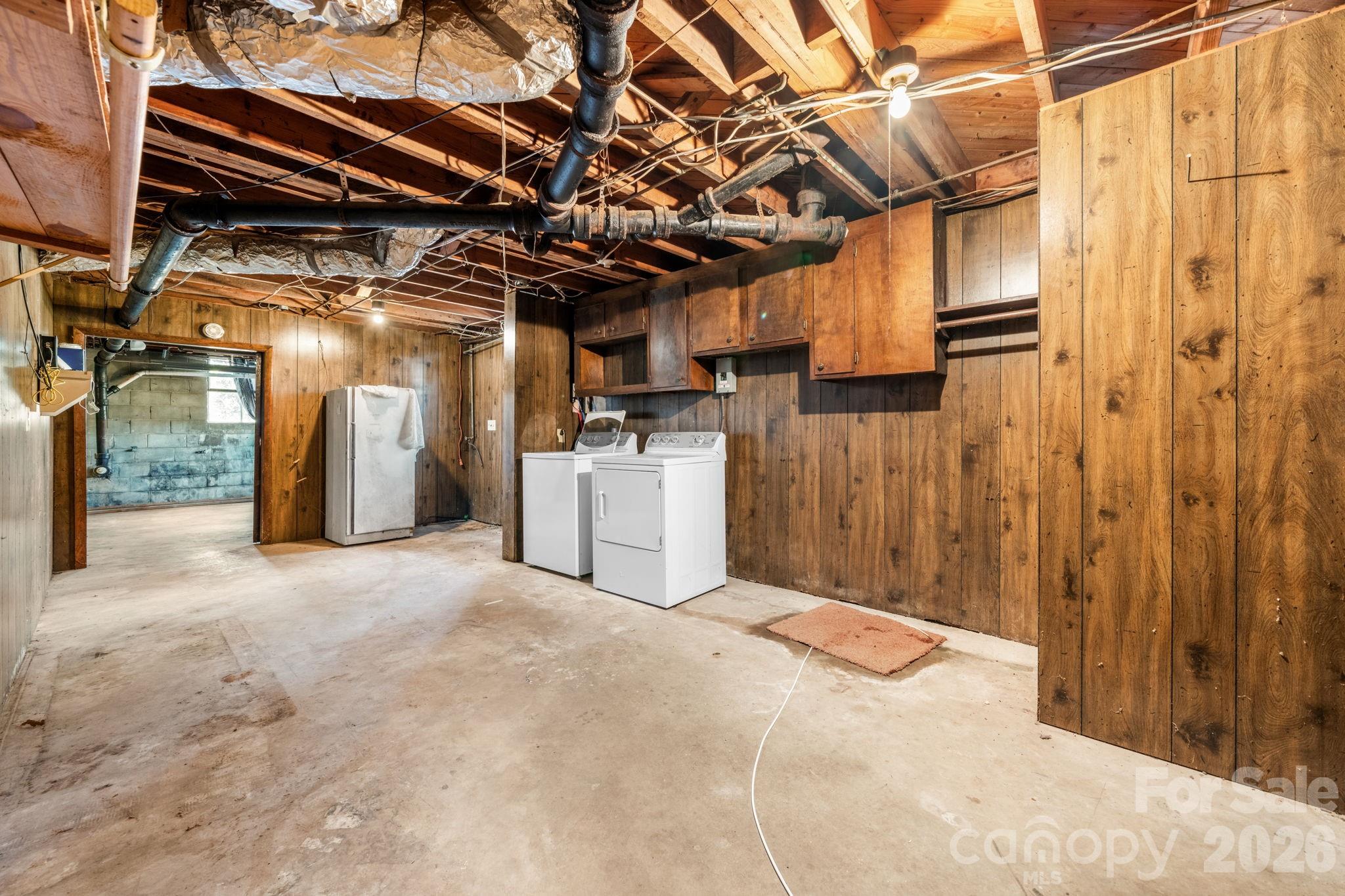 3335 25th Avenue NE — Hickory