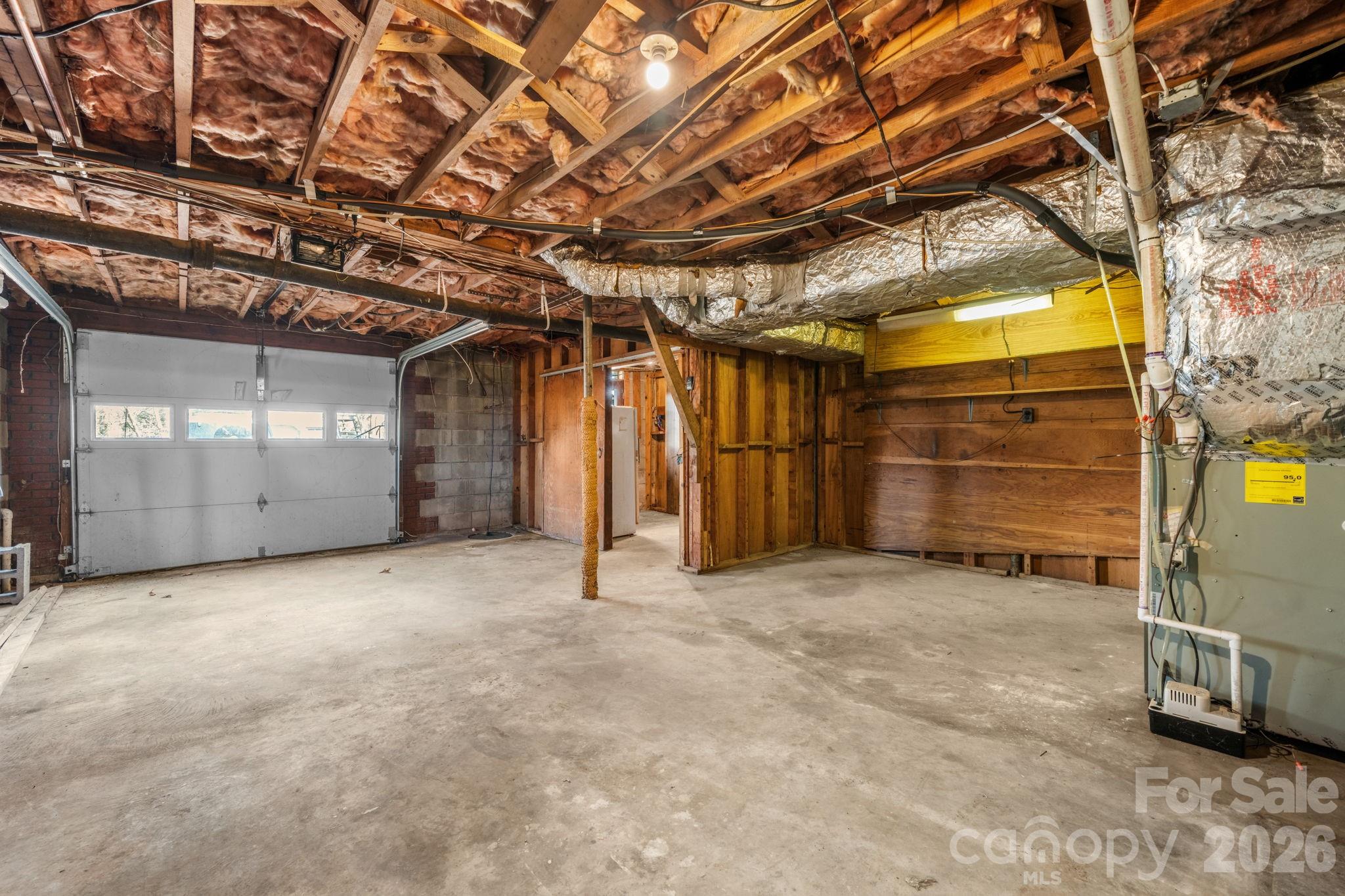 3335 25th Avenue NE — Hickory
