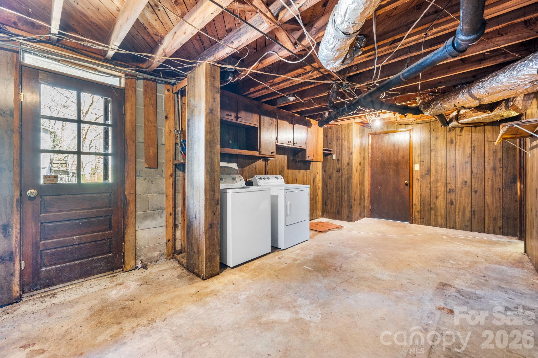 3335 25th Avenue NE — Hickory