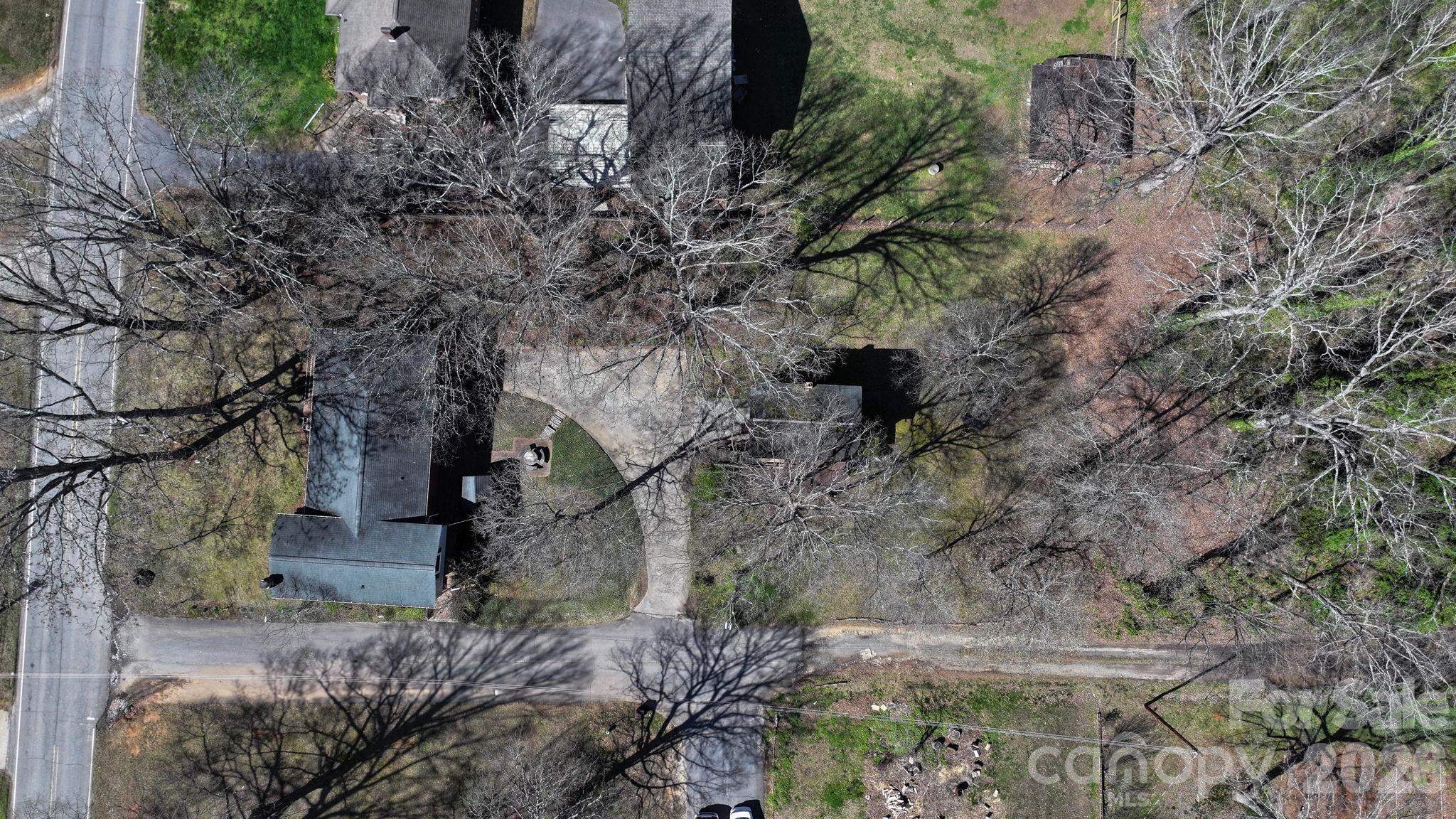 3335 25th Avenue NE — Hickory