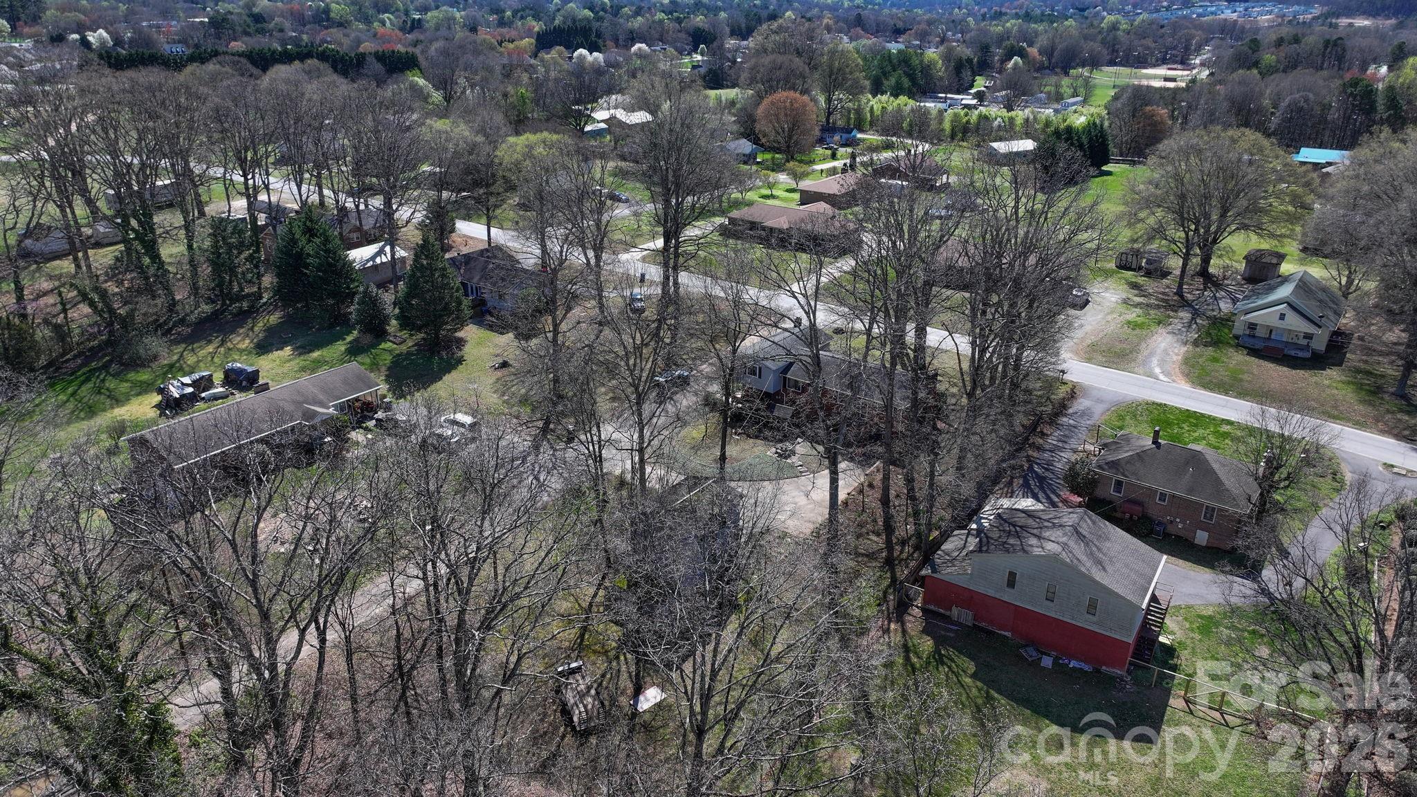 3335 25th Avenue NE — Hickory